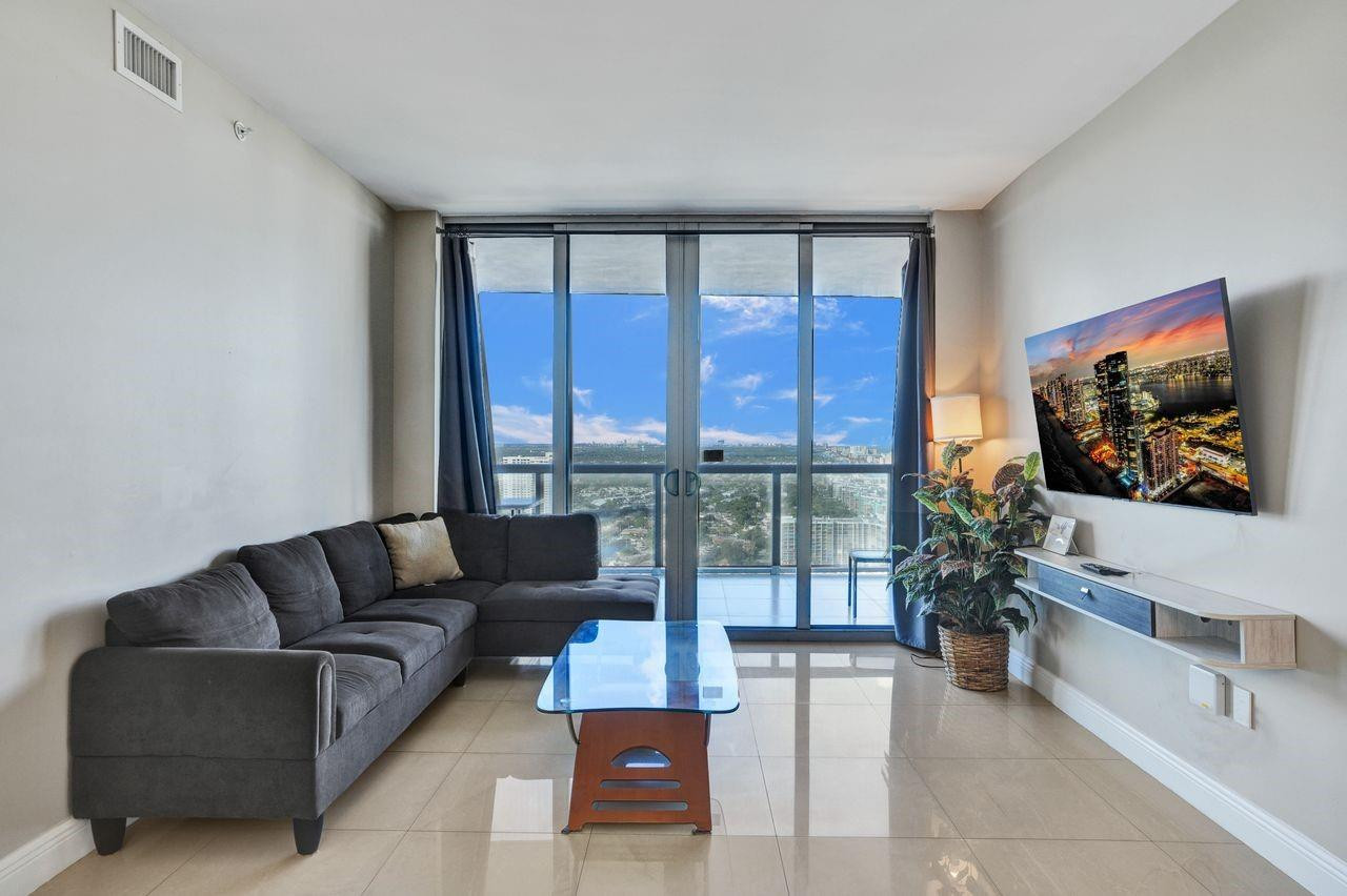 image Beachwalk Condominium9