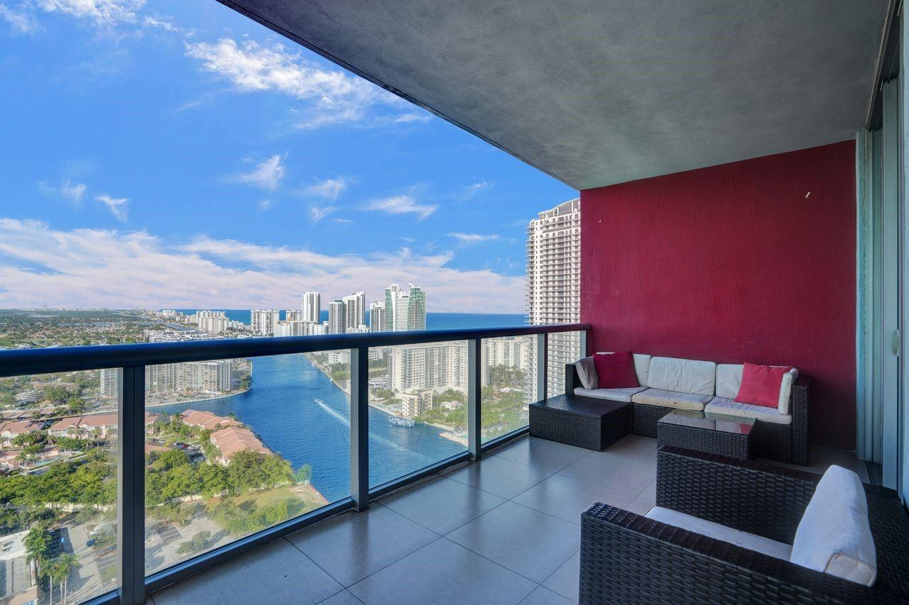 image Beachwalk Condominium1