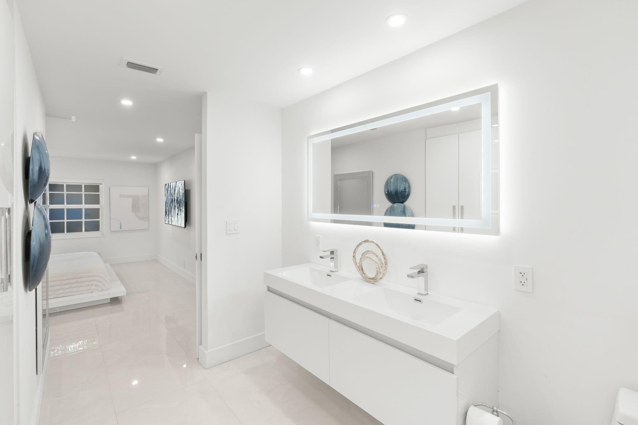 6395 Bay Clb #2 Fort Lauderdale, FL 33308