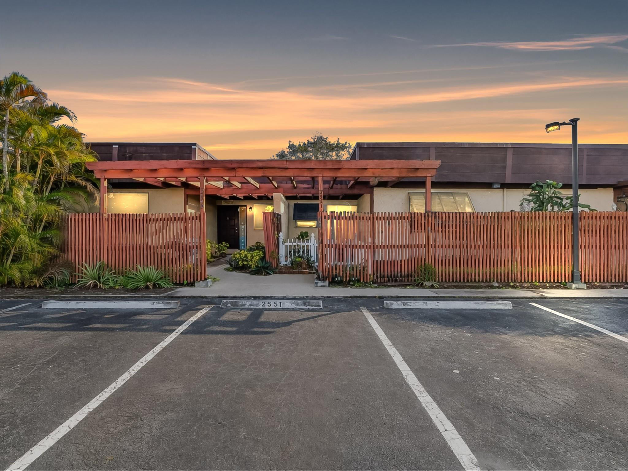 2551 N 40th #2551 Hollywood, FL 33021