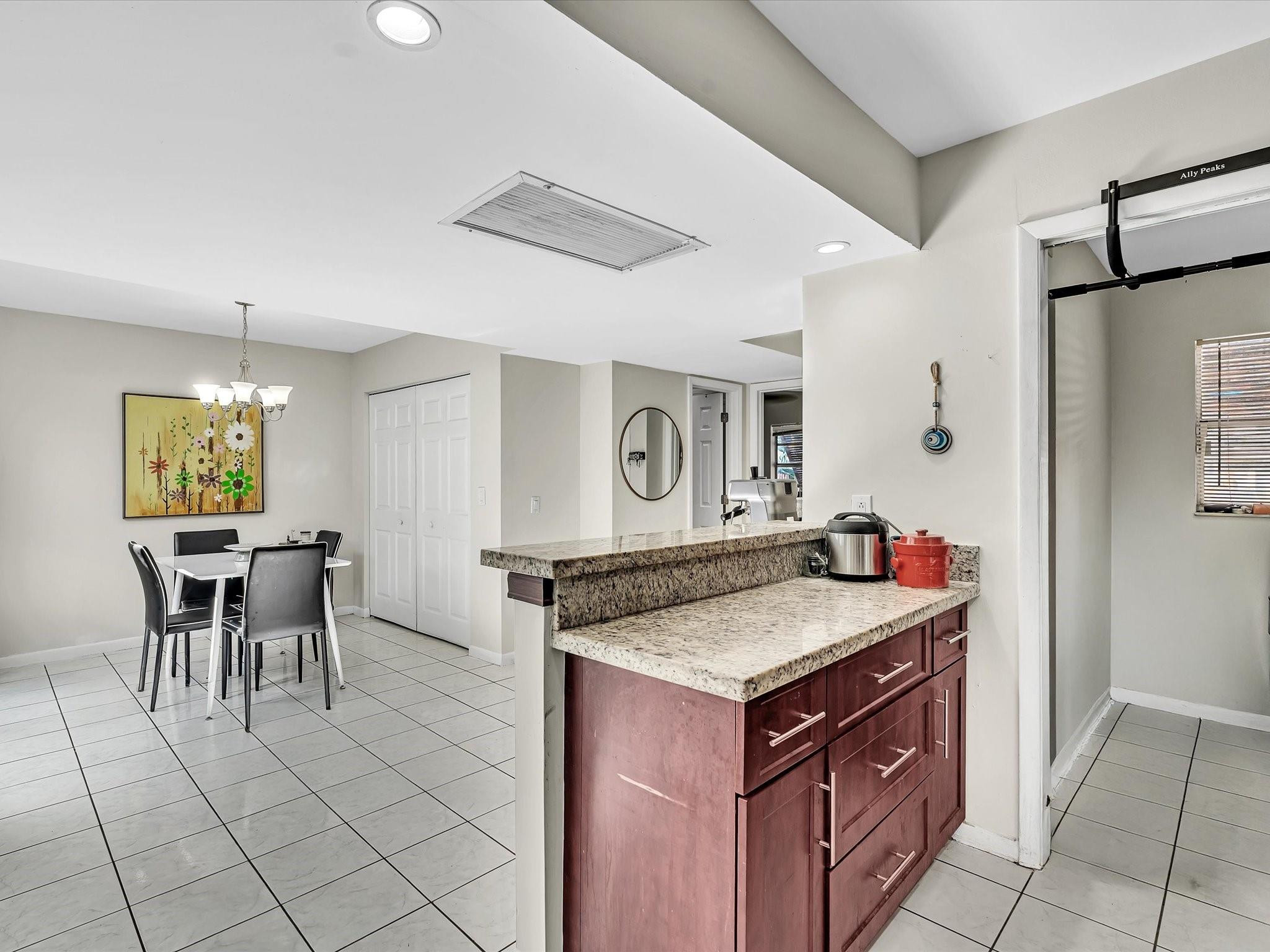 2551 N 40th #2551 Hollywood, FL 33021