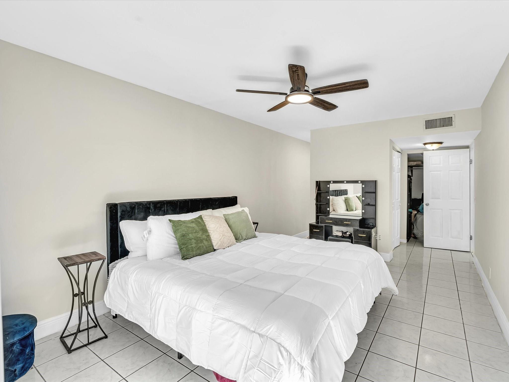 2551 N 40th #2551 Hollywood, FL 33021