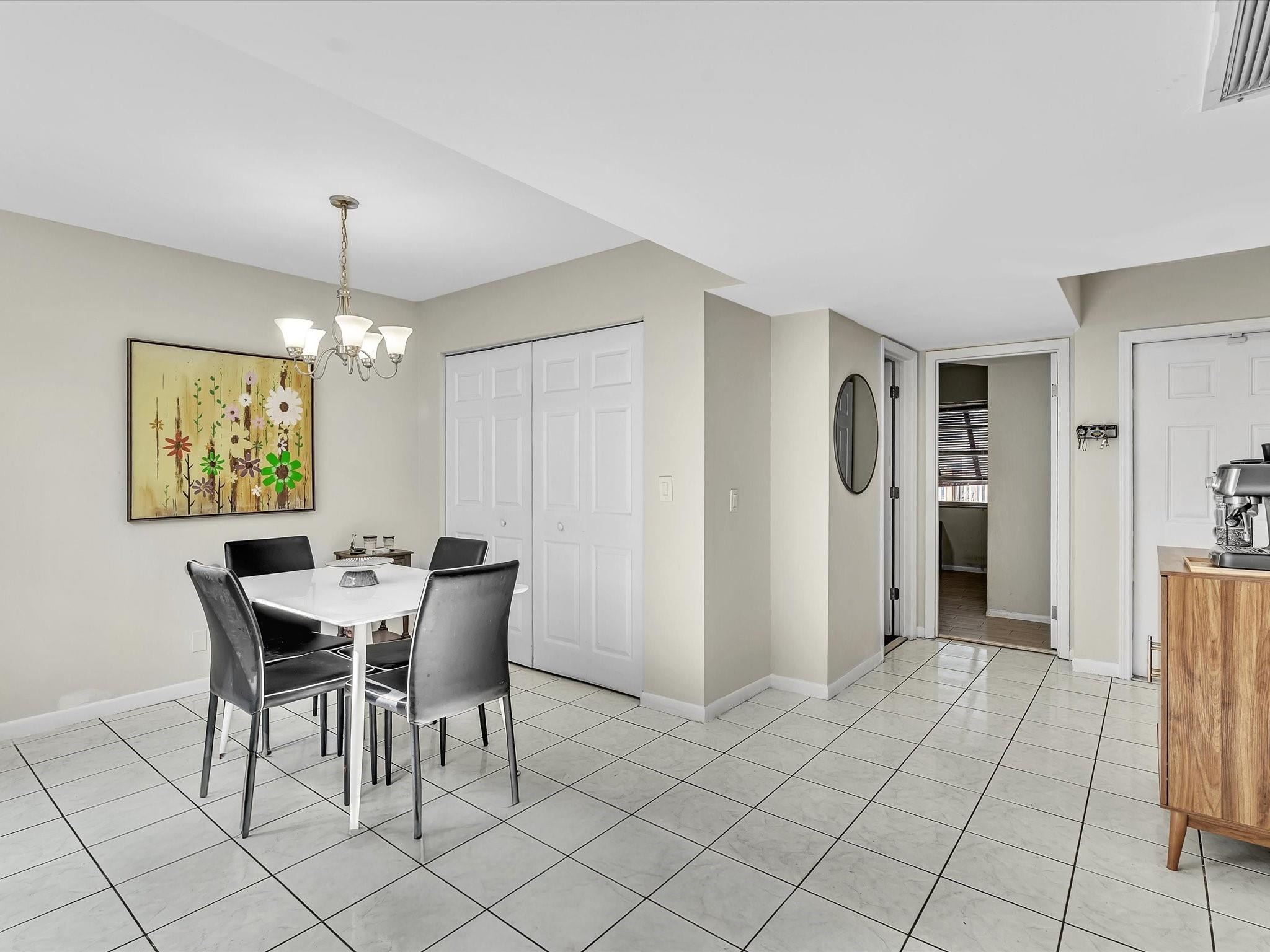 2551 N 40th #2551 Hollywood, FL 33021