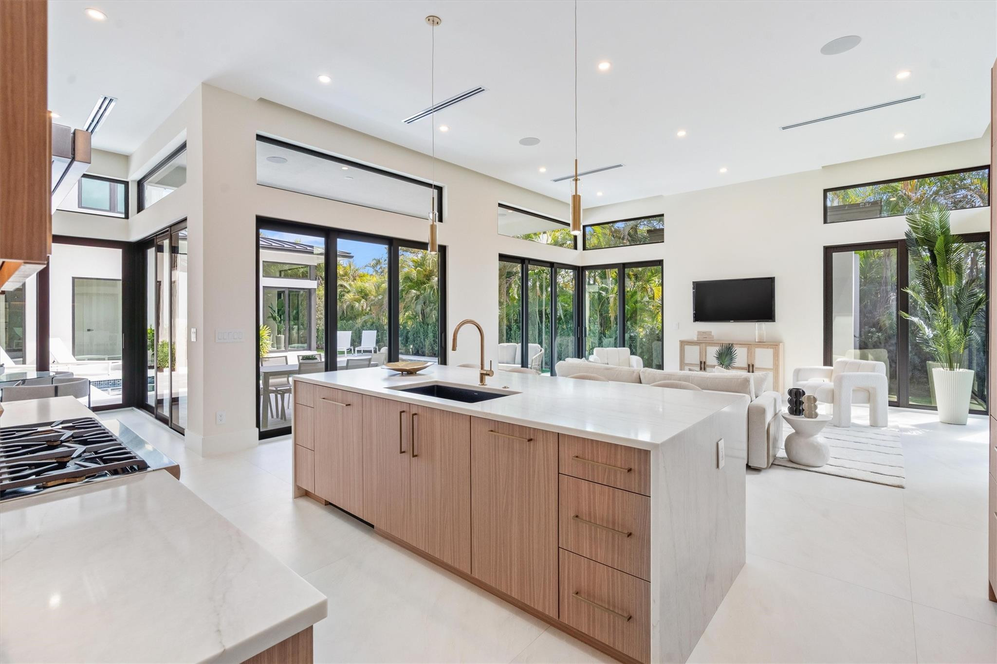 2732 NE 29th Fort Lauderdale, FL 33306