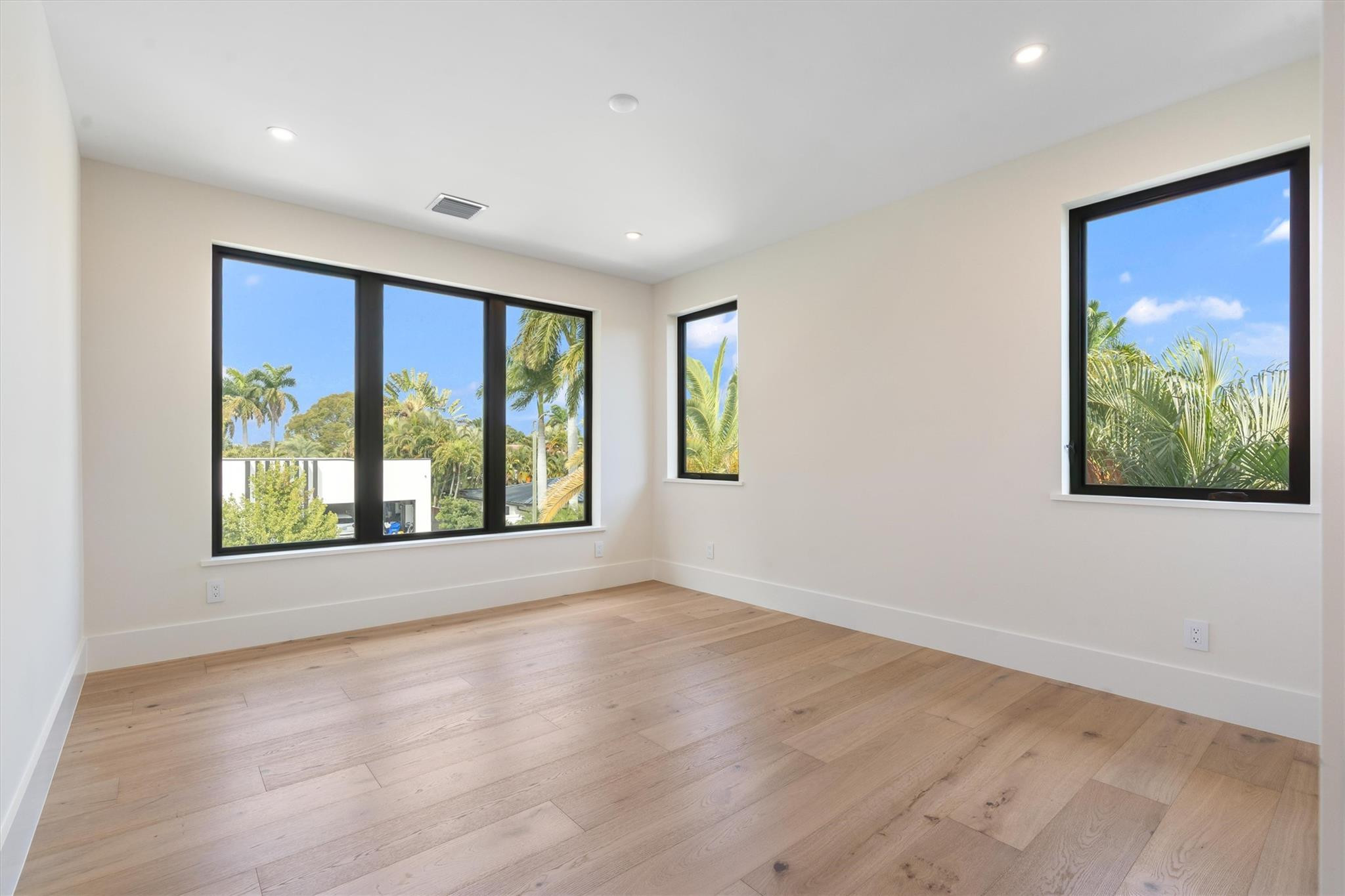 2732 NE 29th Fort Lauderdale, FL 33306