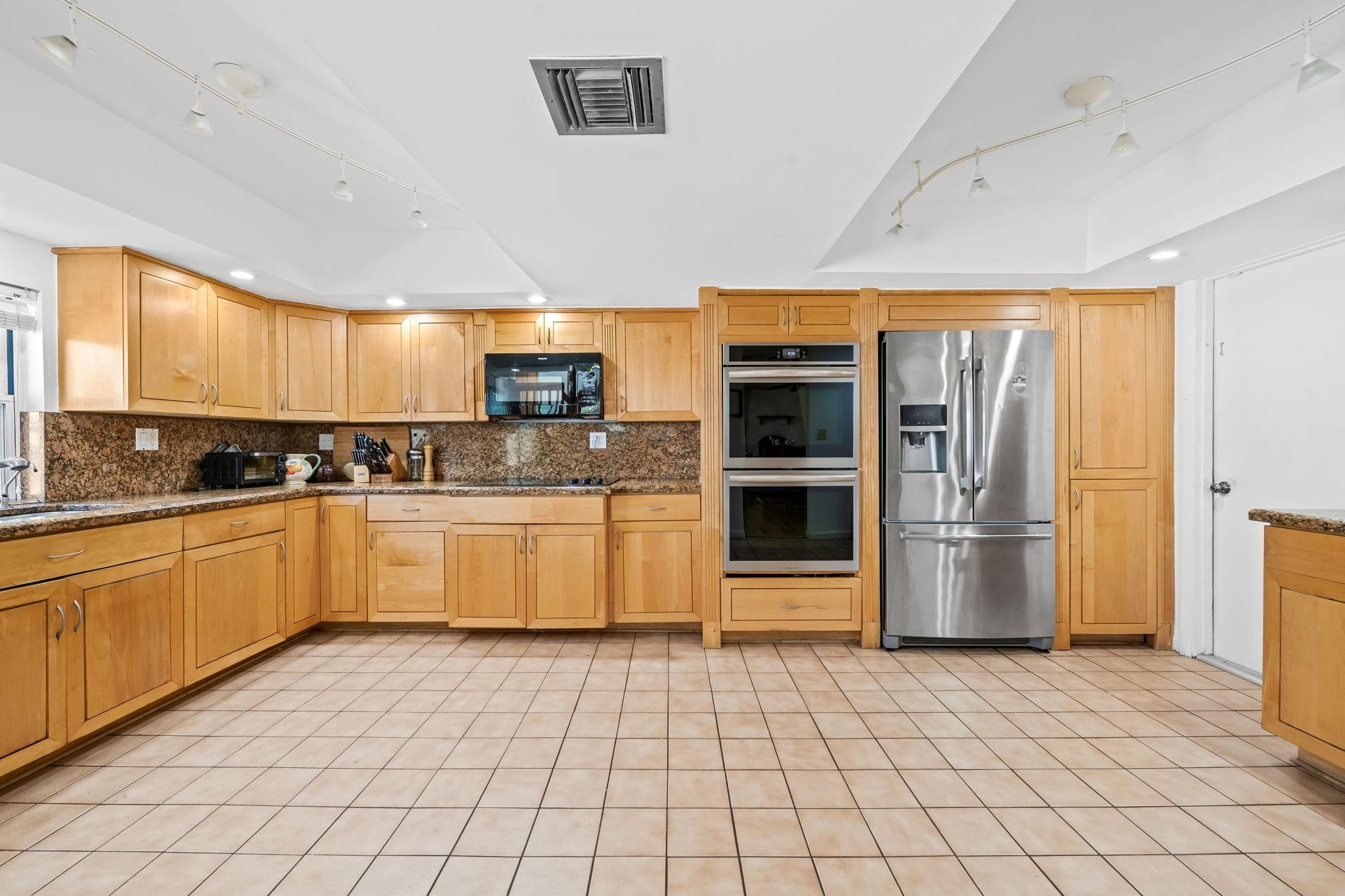 1031 NE 27th Pompano Beach, FL 33062