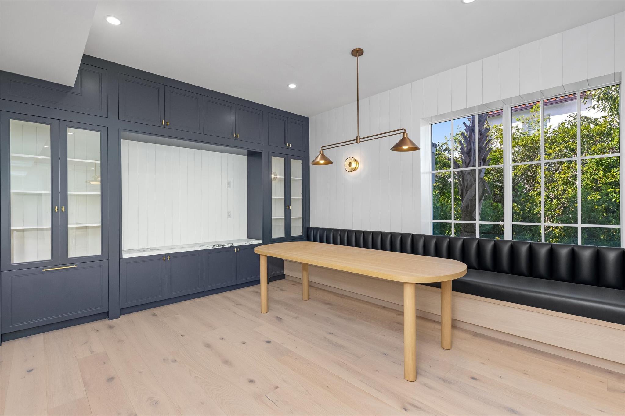 1246 N Lake Way Palm Beach, FL 33480