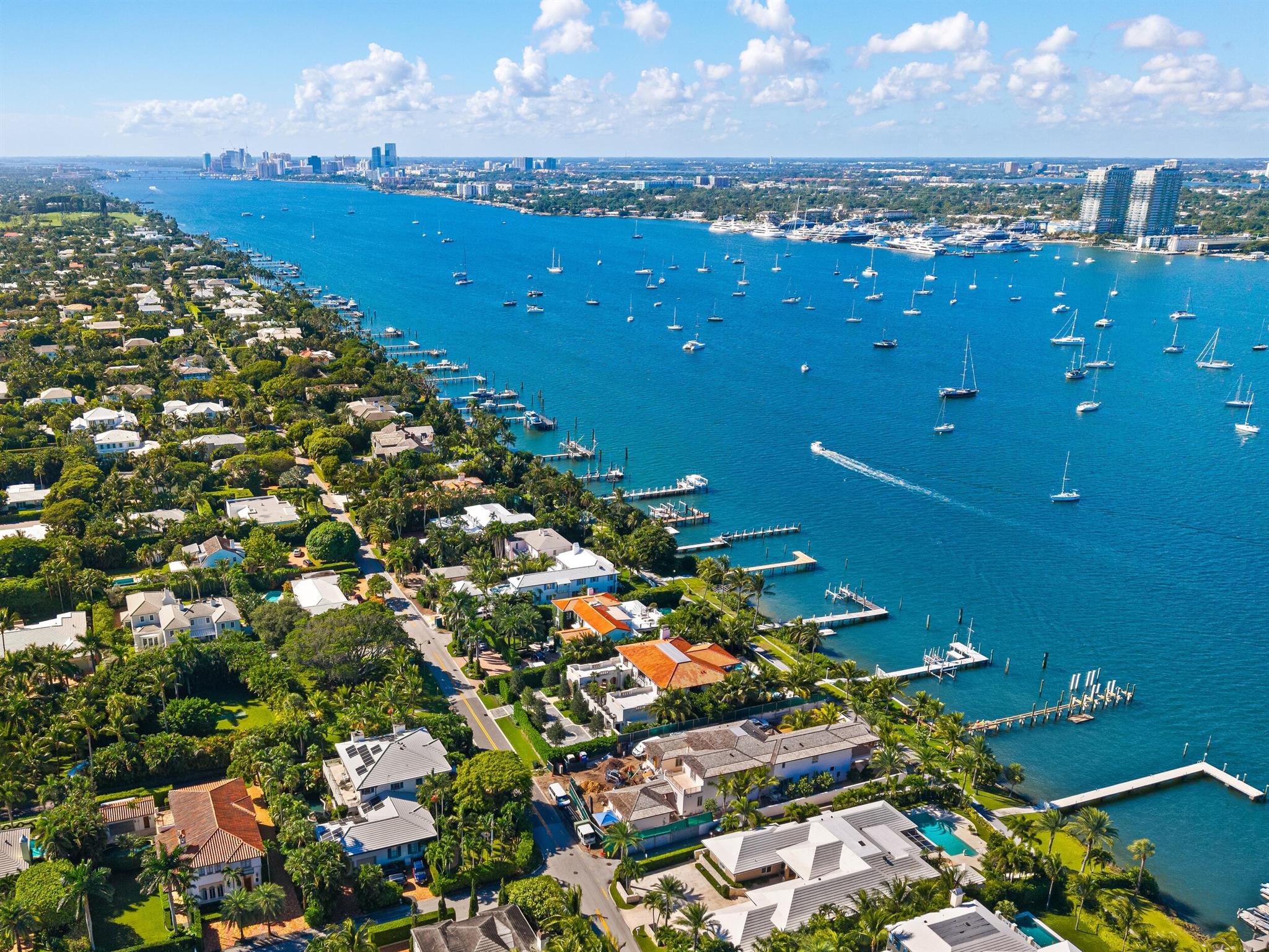 1246 N Lake Way Palm Beach, FL 33480