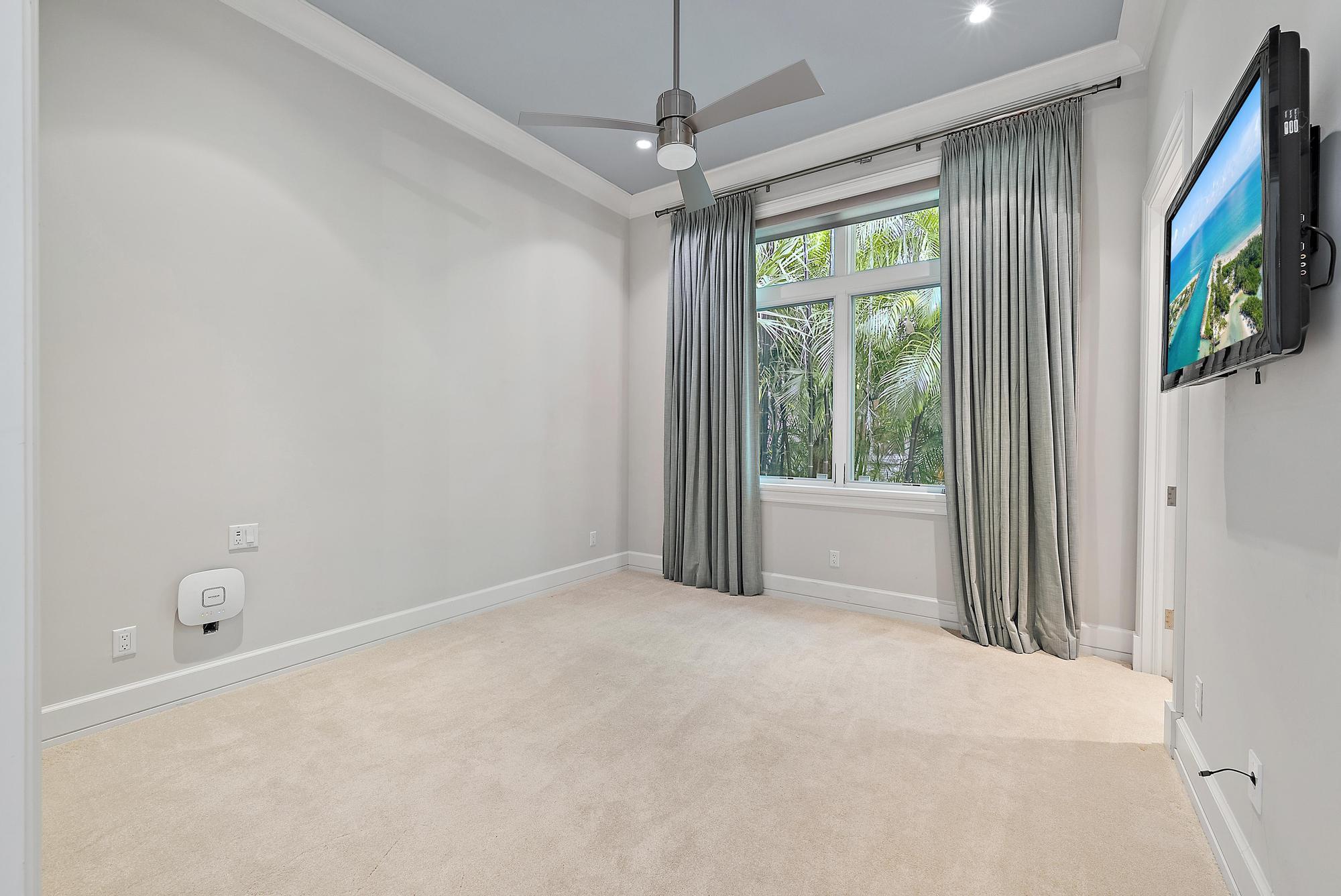 177 Commodore Dr Jupiter, FL 33477