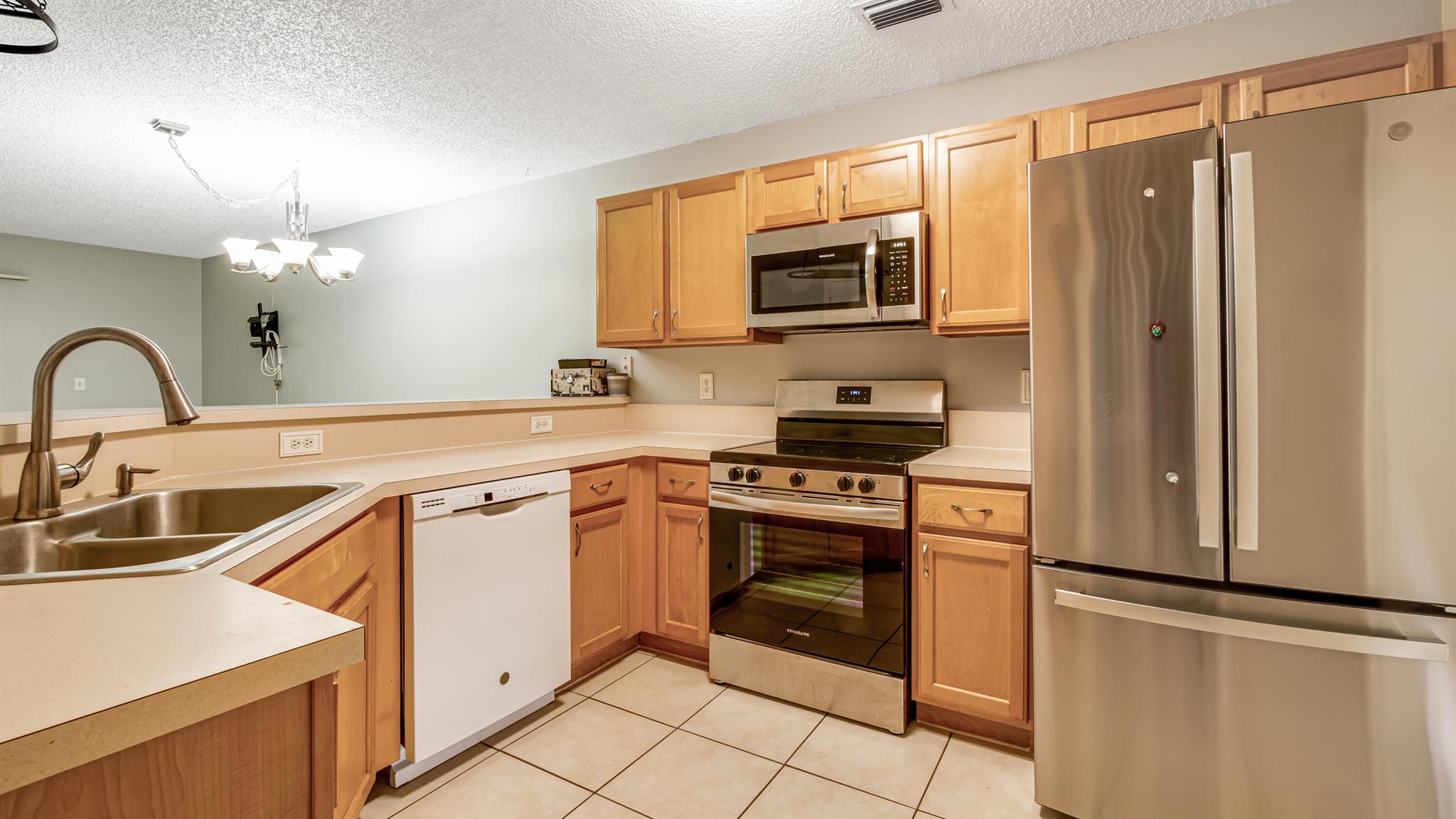 106 Wooden Mill Ter Jupiter, FL 33458