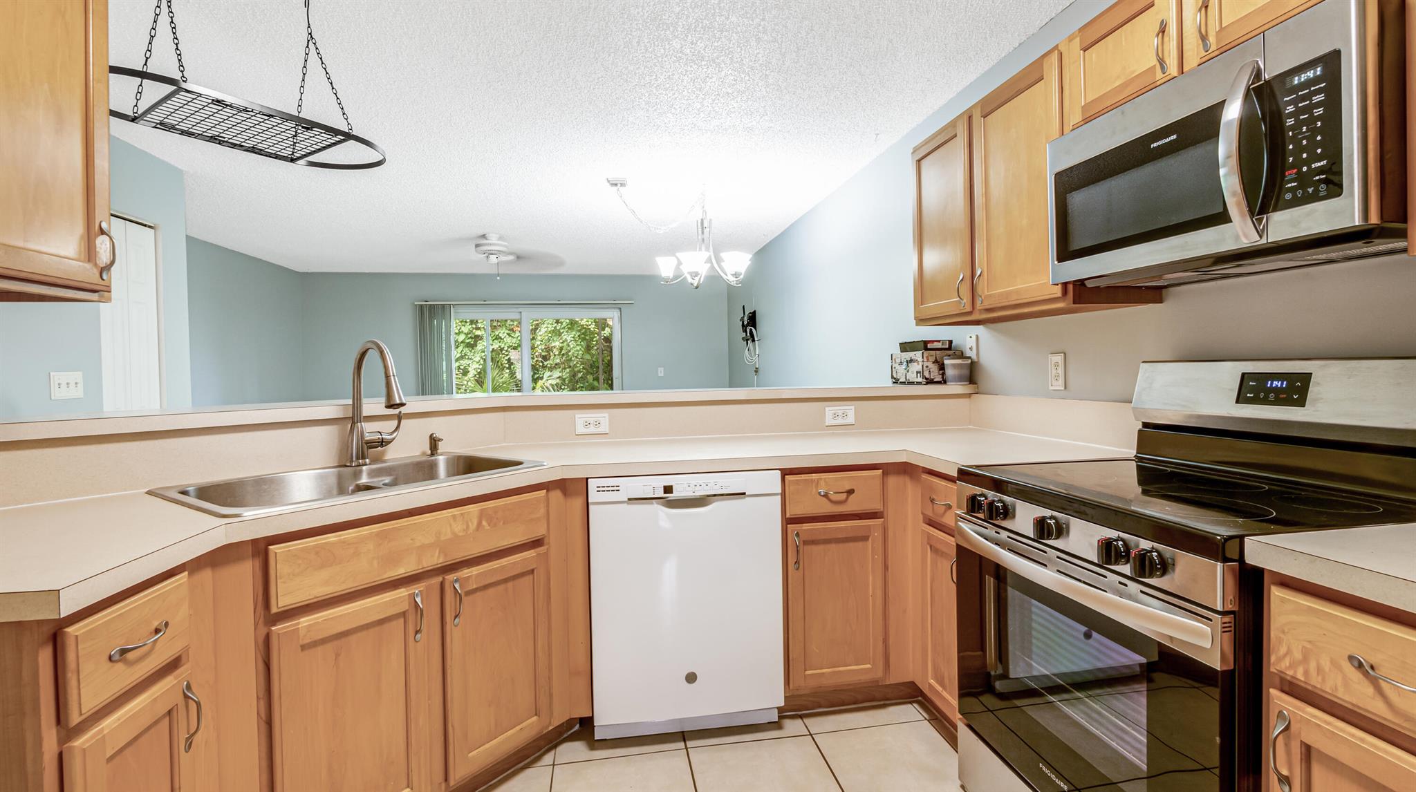 106 Wooden Mill Ter Jupiter, FL 33458