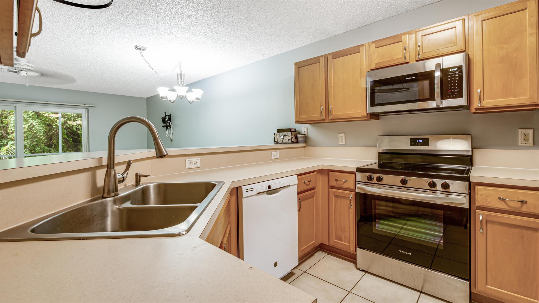 106 Wooden Mill Ter Jupiter, FL 33458