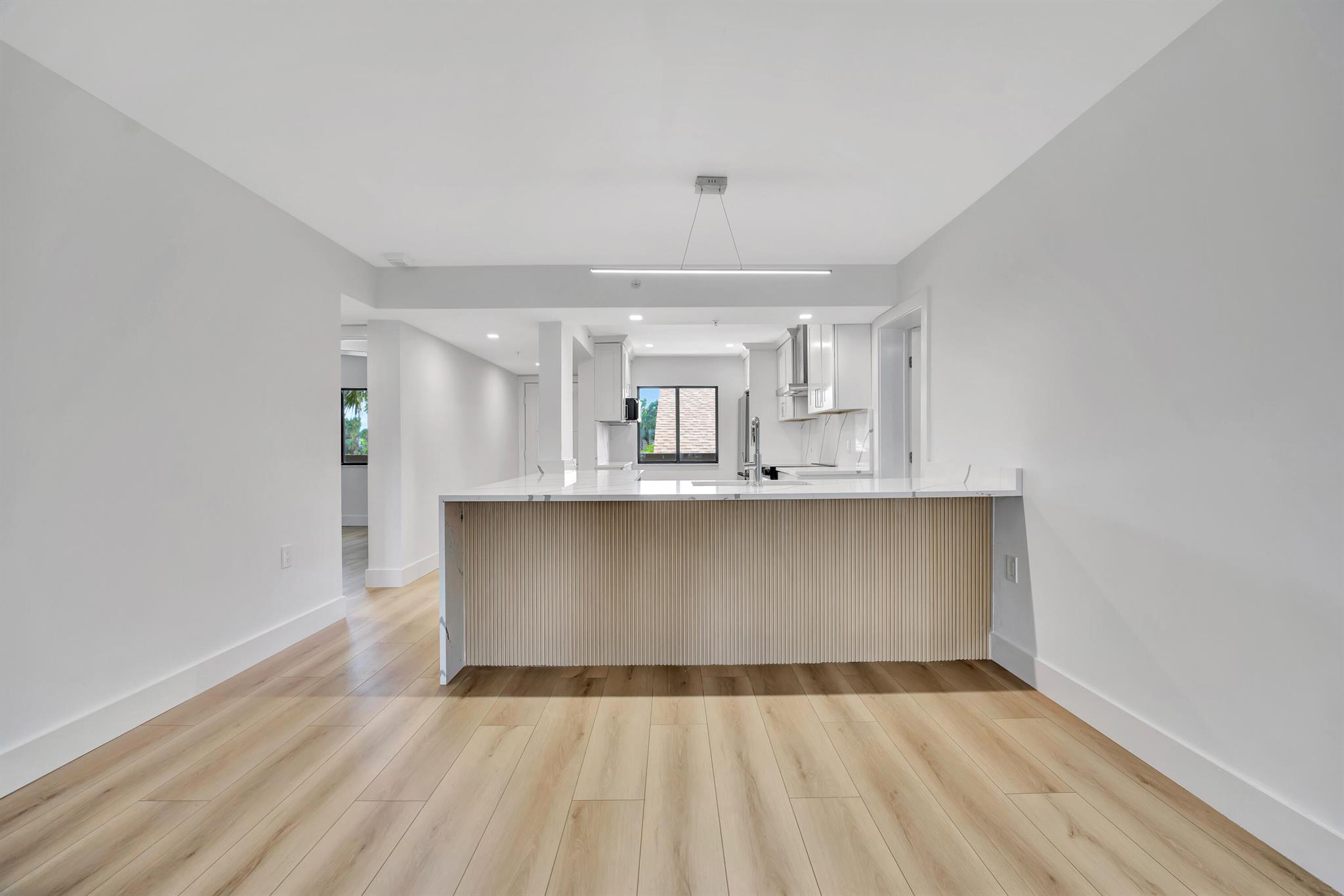 501 Seafarer Cir #204 Jupiter, FL 33477