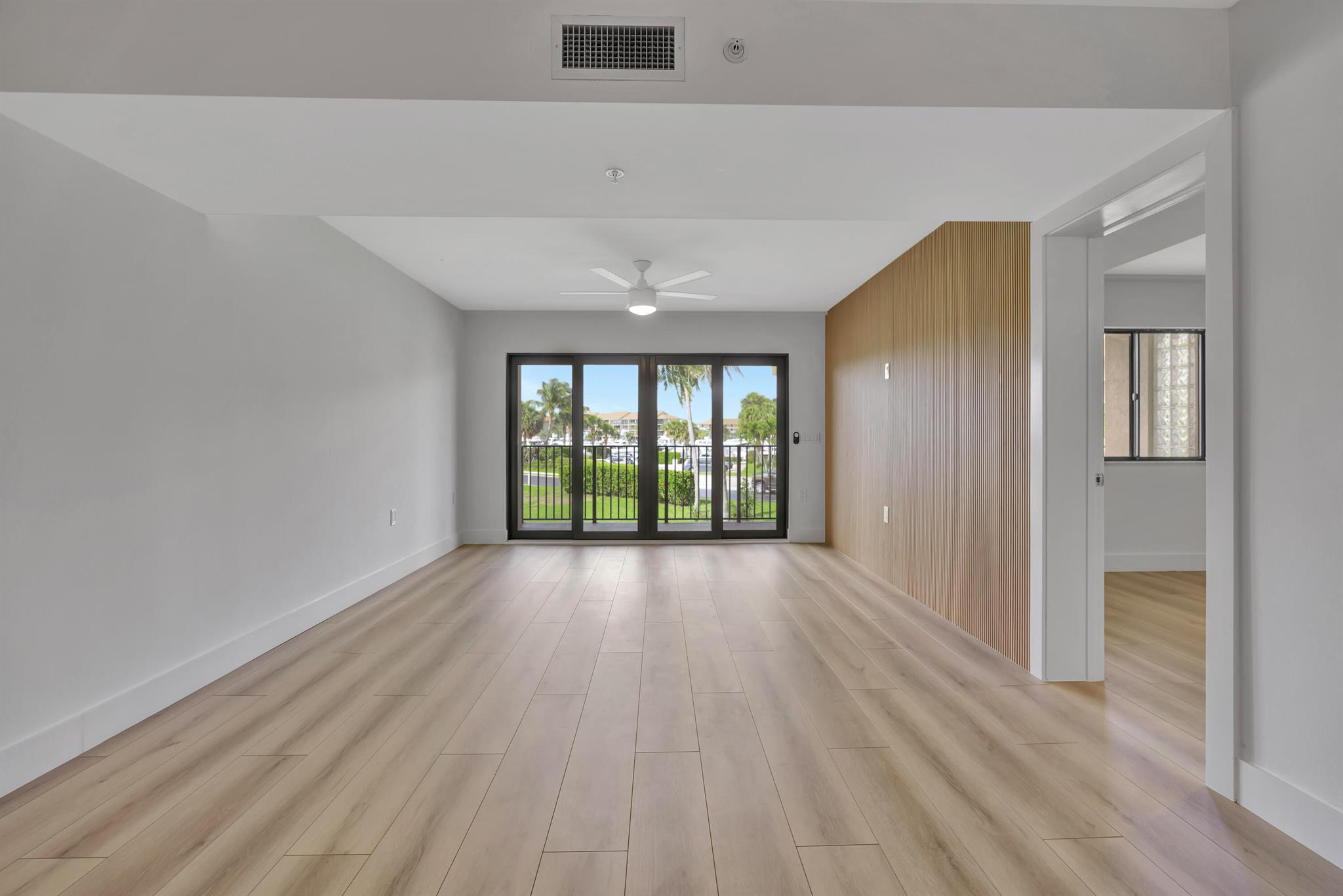 501 Seafarer Cir #204 Jupiter, FL 33477