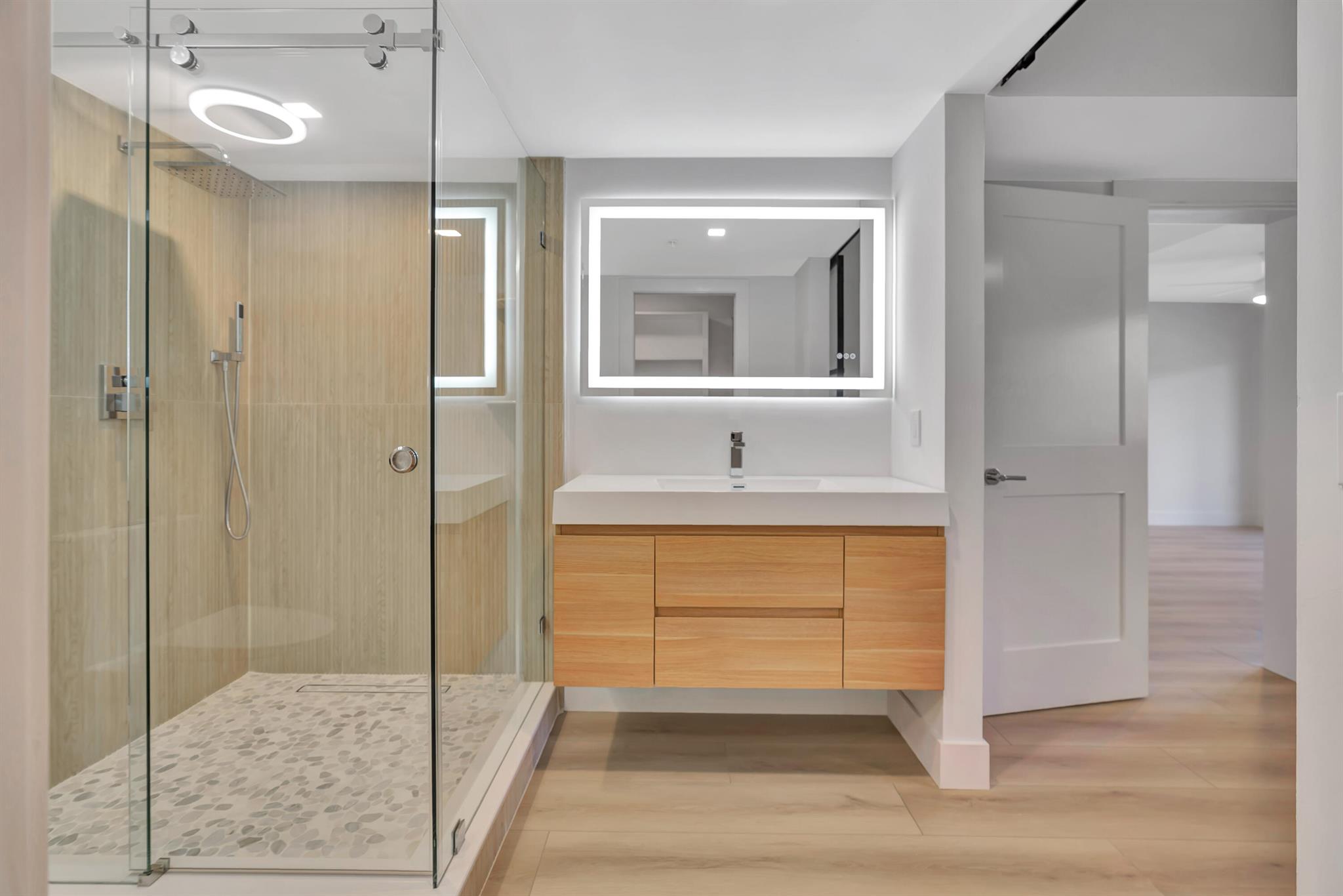 501 Seafarer Cir #204 Jupiter, FL 33477