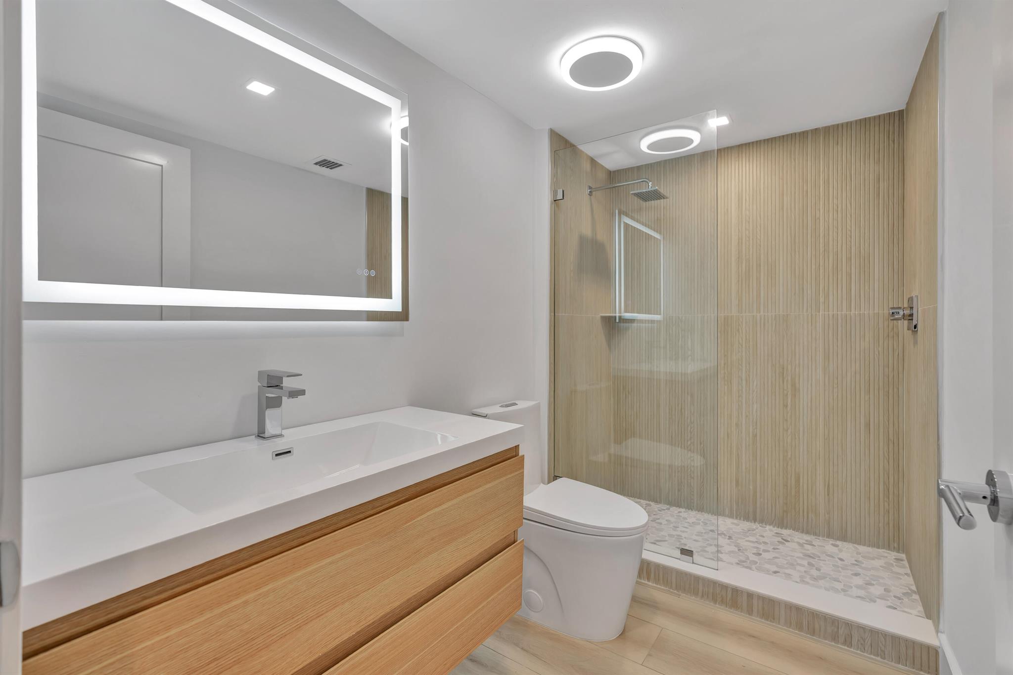 501 Seafarer Cir #204 Jupiter, FL 33477