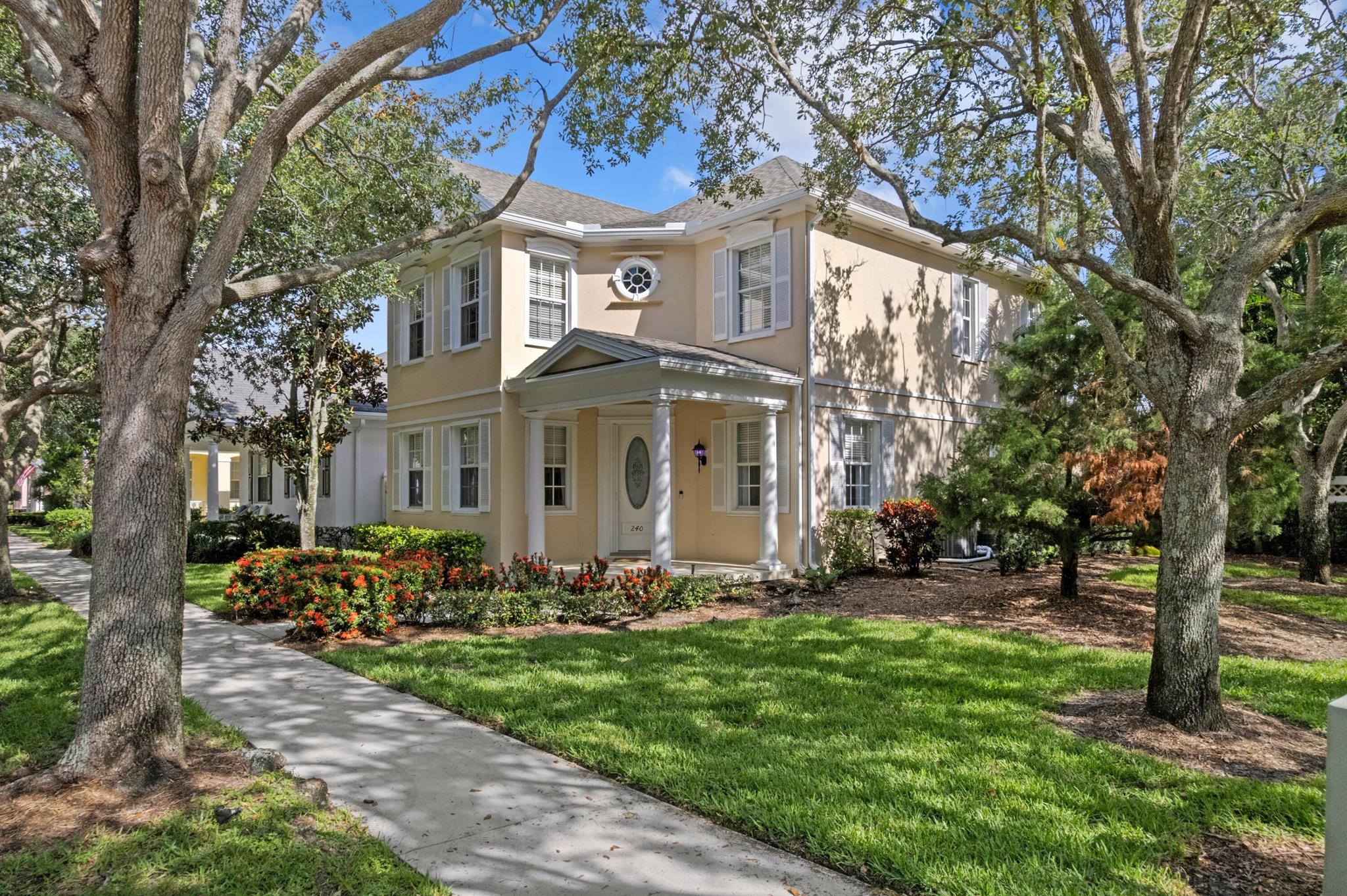 240 Honeysuckle Dr