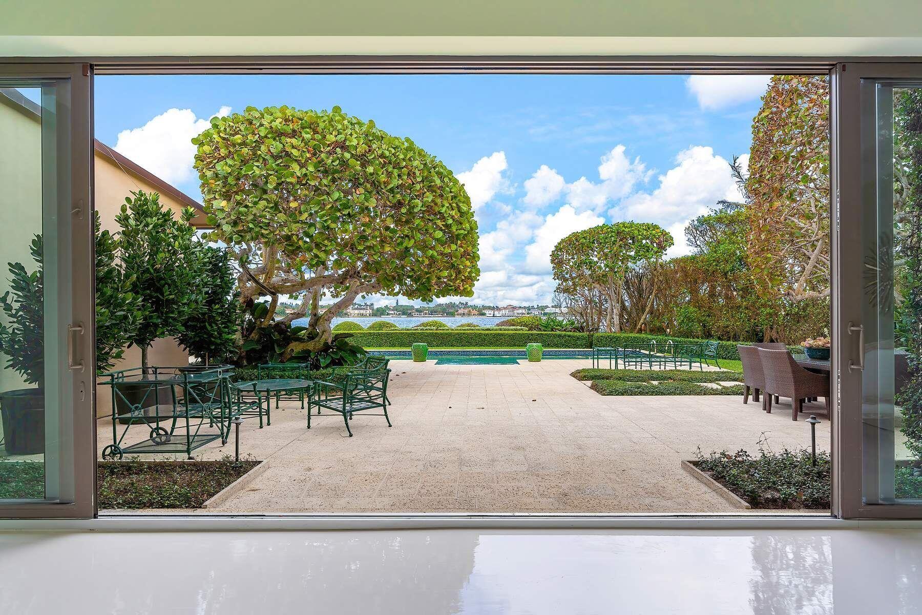 748 Island Palm Beach, FL 33480