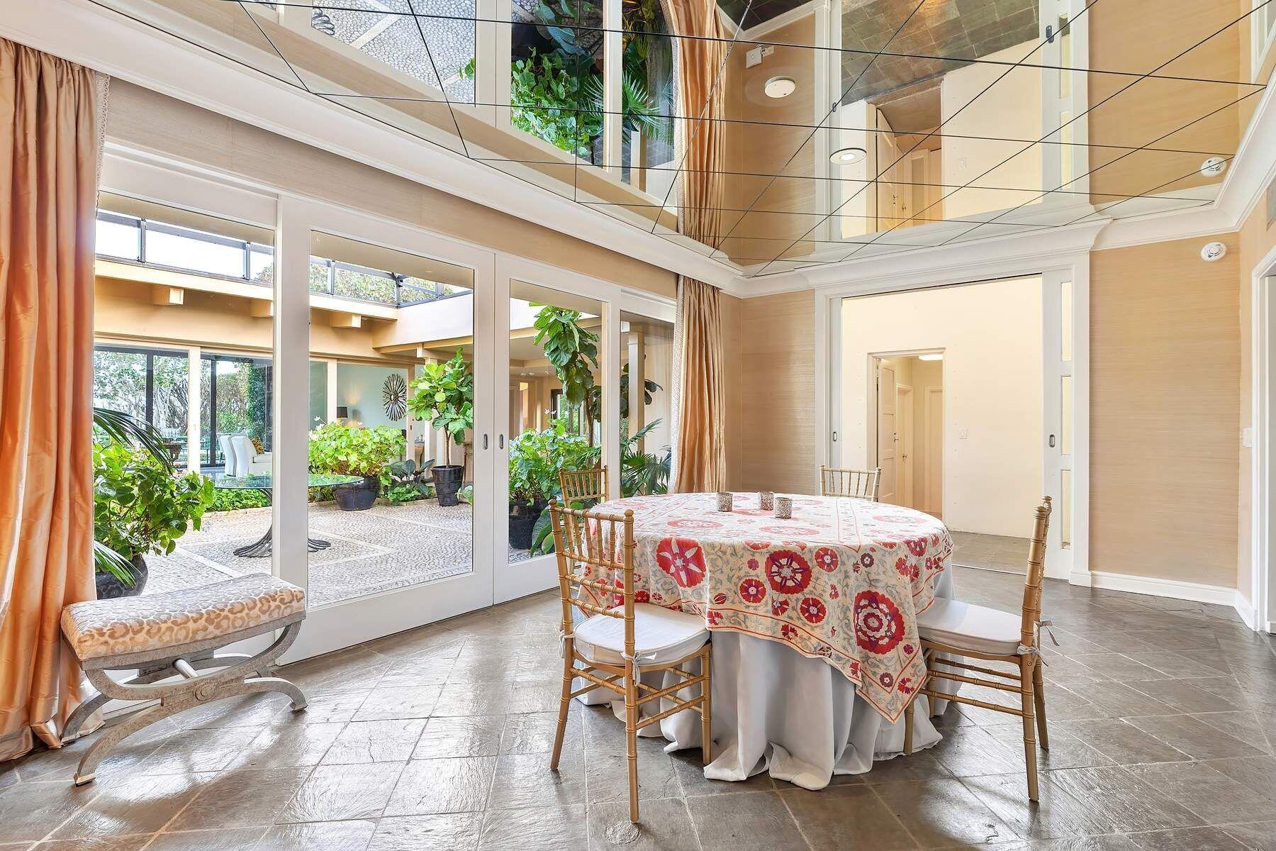 748 Island Palm Beach, FL 33480