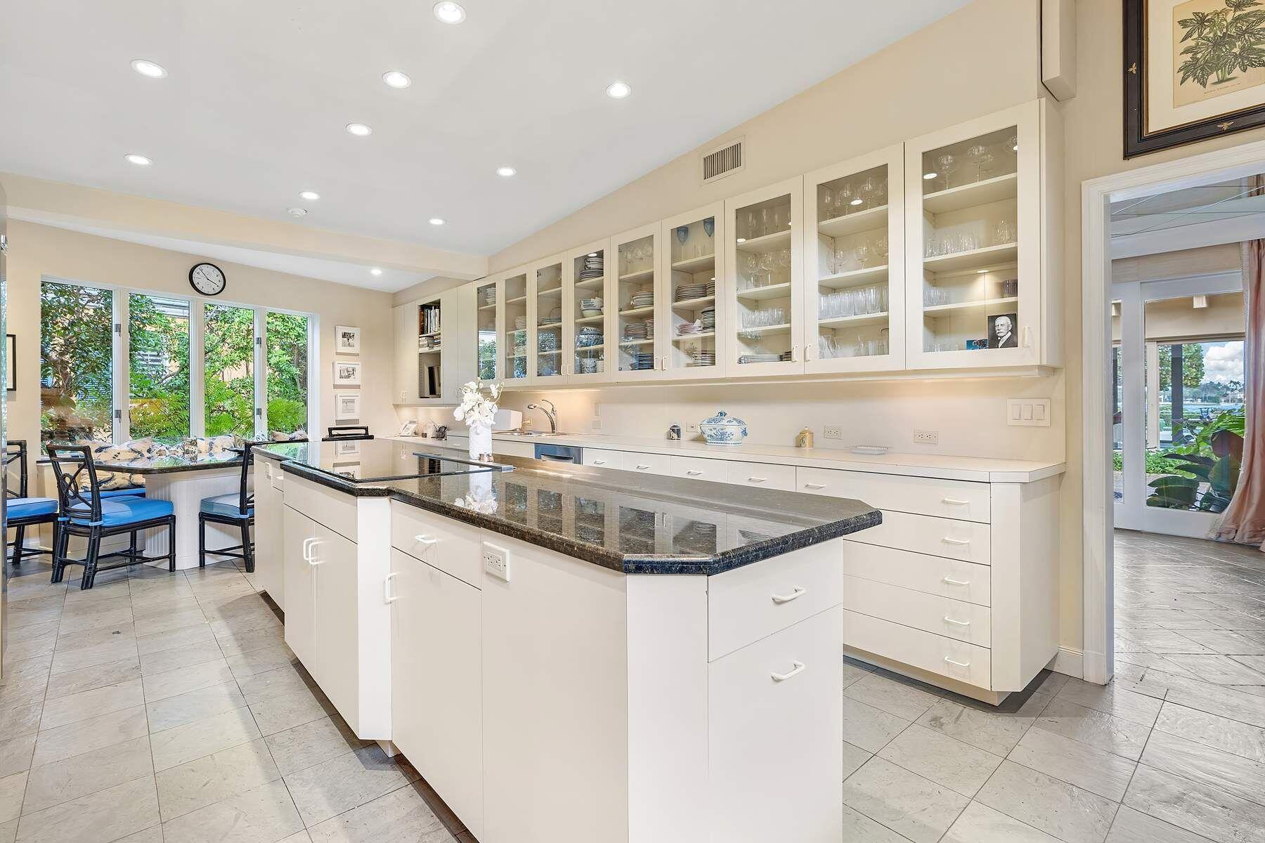 748 Island Palm Beach, FL 33480