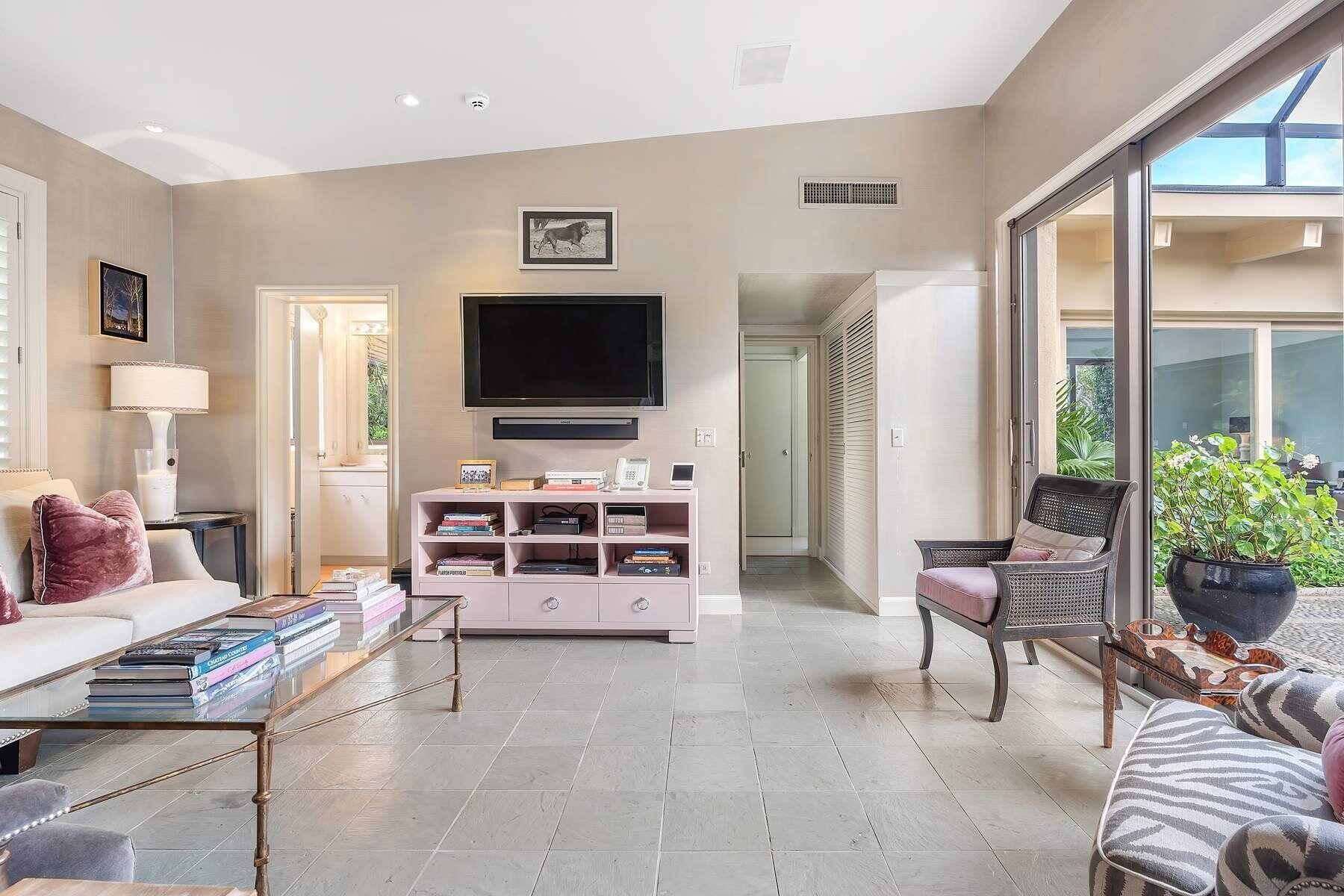 748 Island Palm Beach, FL 33480
