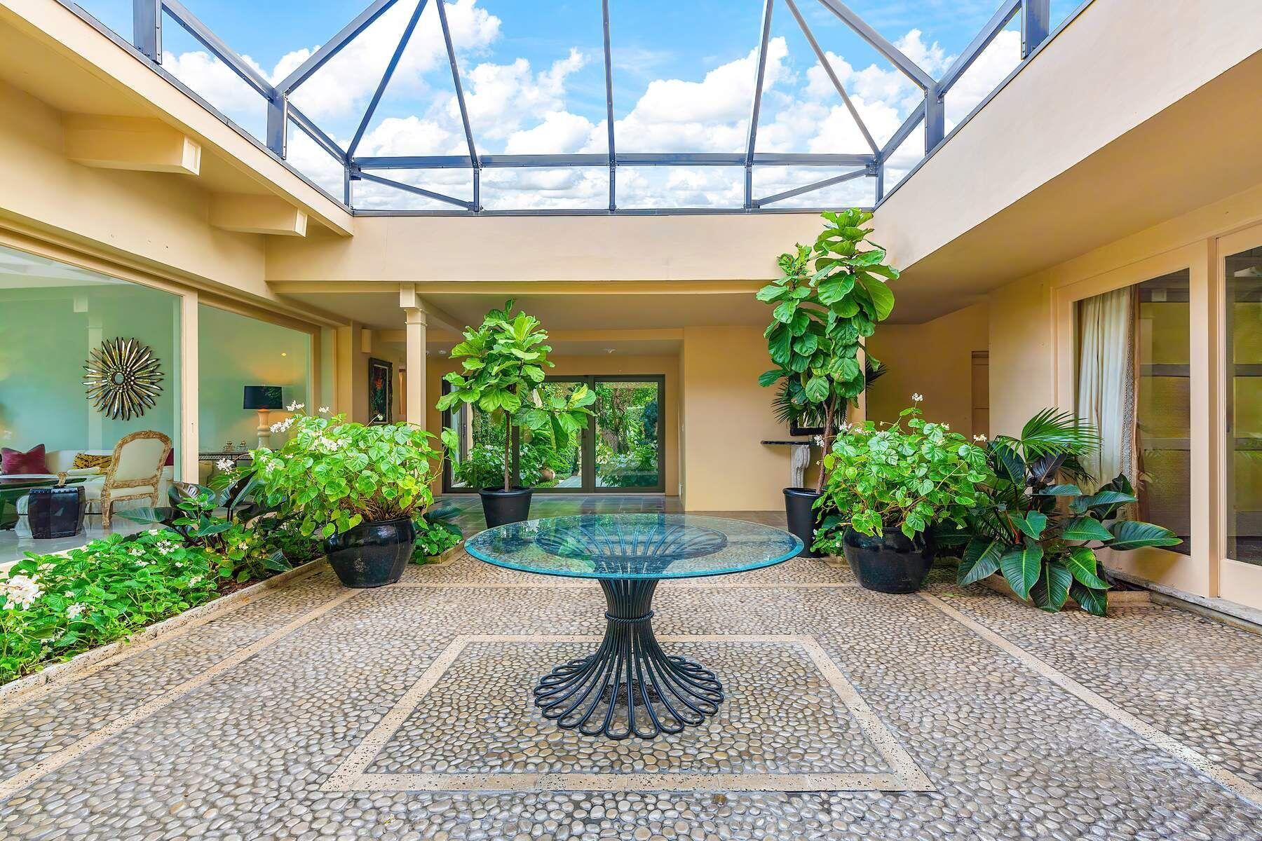 748 Island Palm Beach, FL 33480