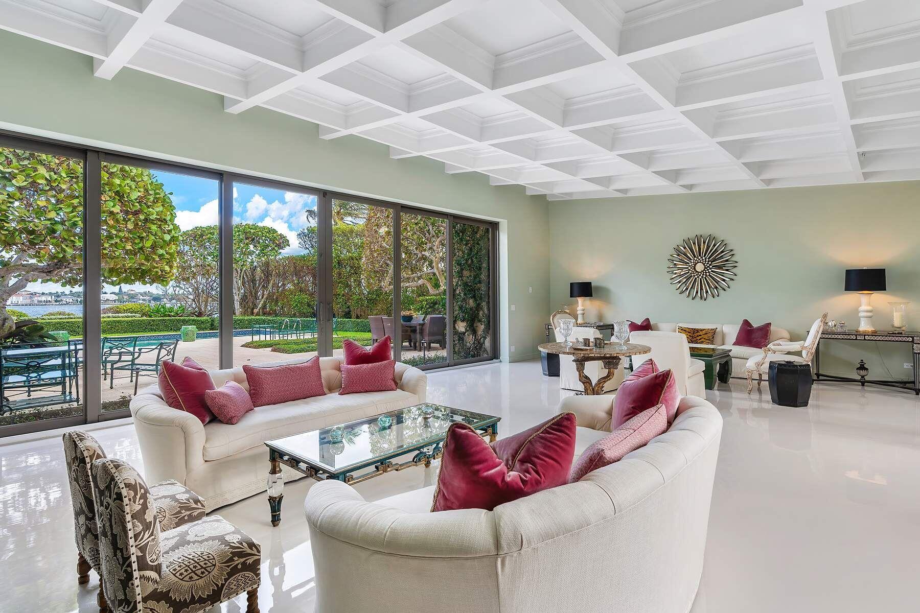 748 Island Palm Beach, FL 33480
