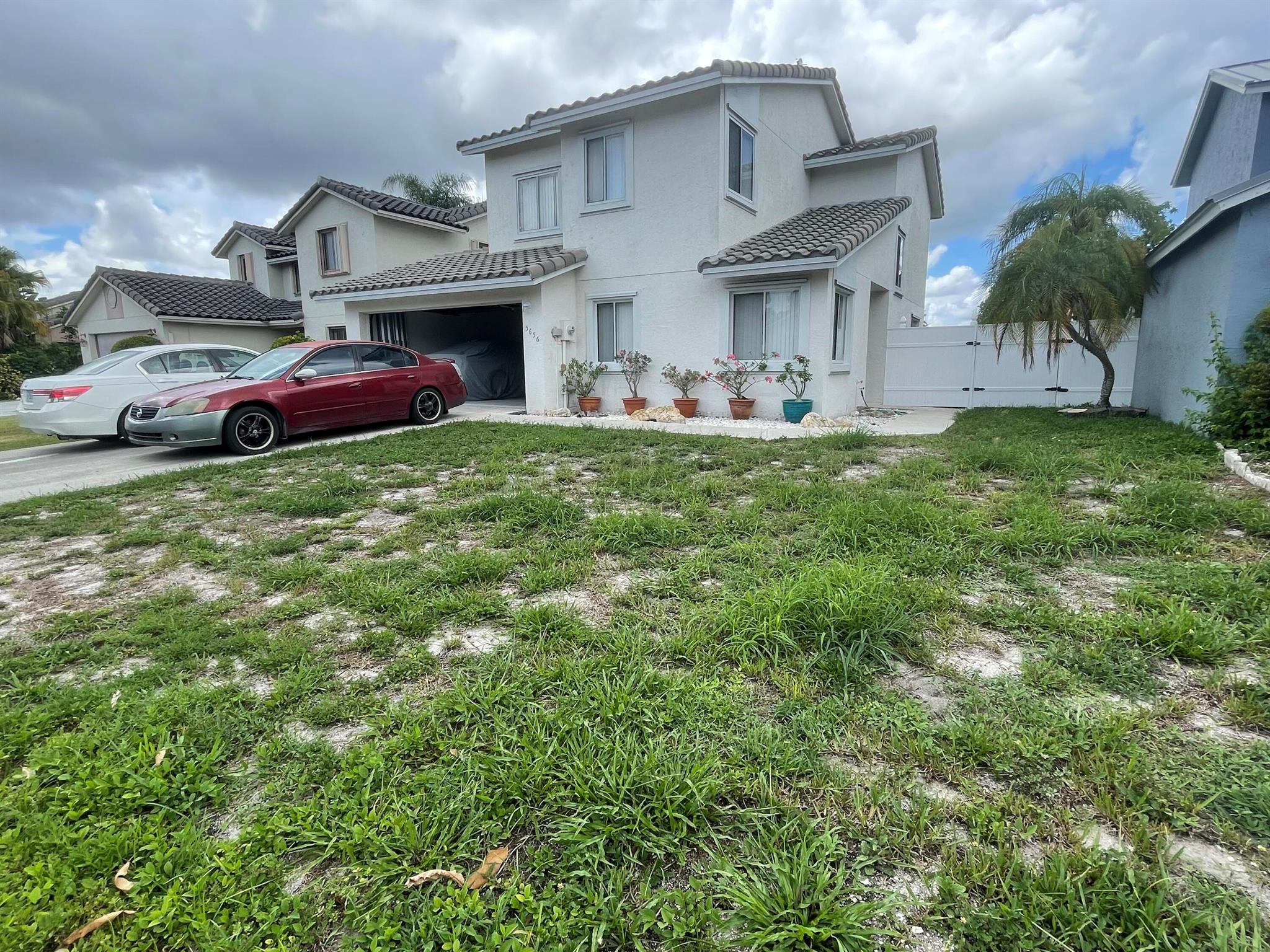 5656 Strawberry Lks Cir