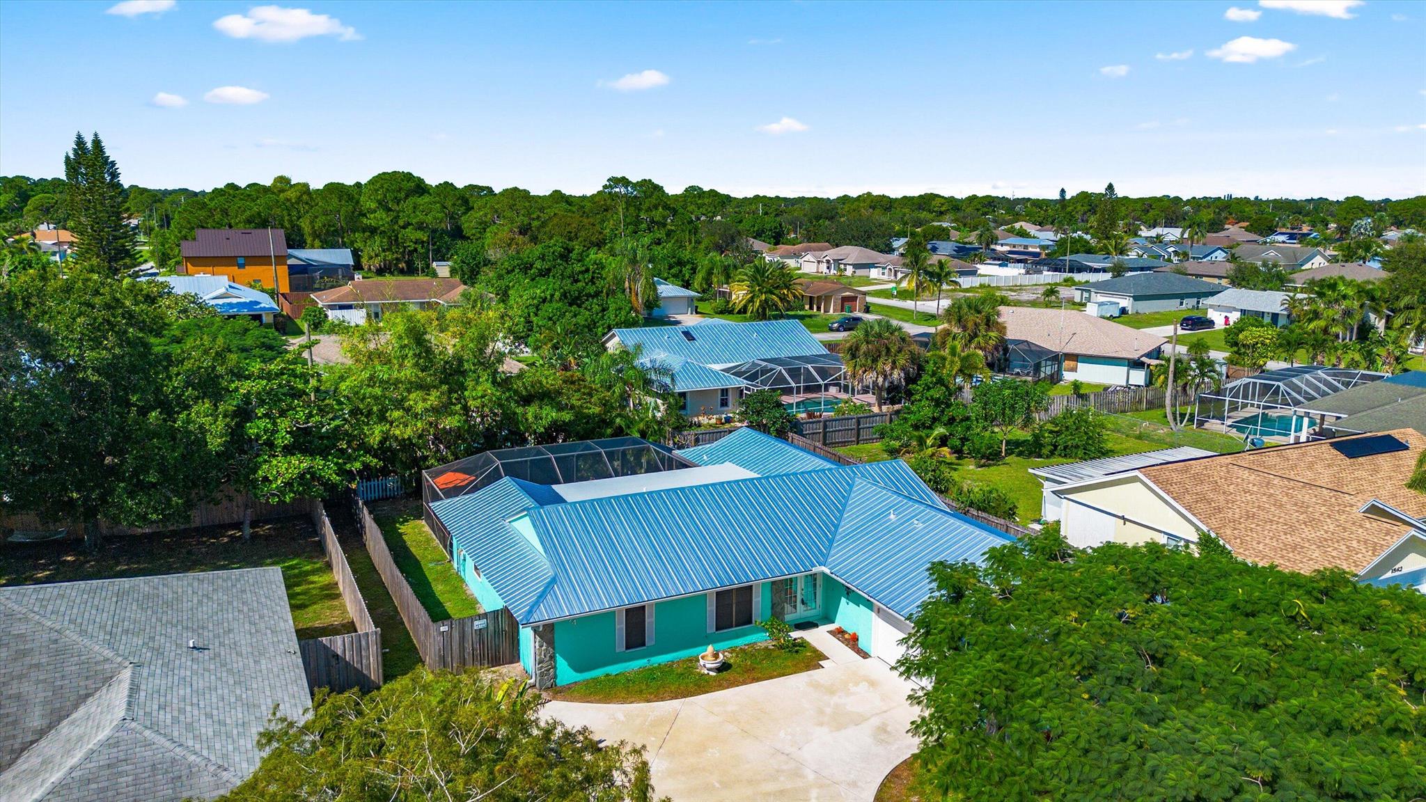 1574 SE Clearbrook St