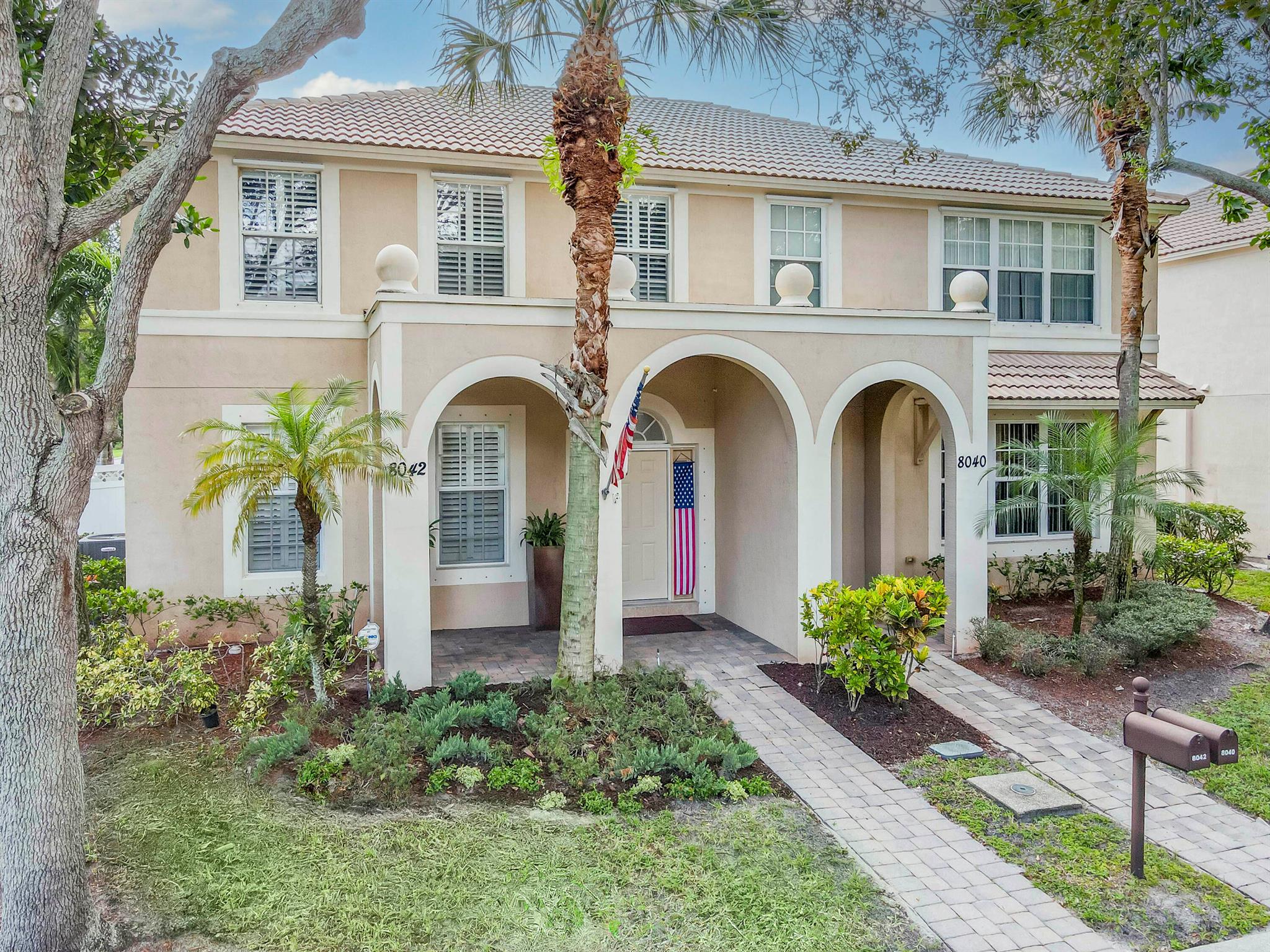 8042 Murano Cir