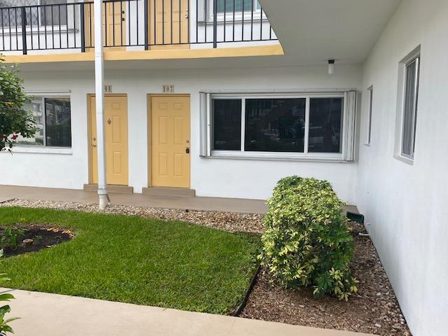 3360 Lake Osborne Dr #107