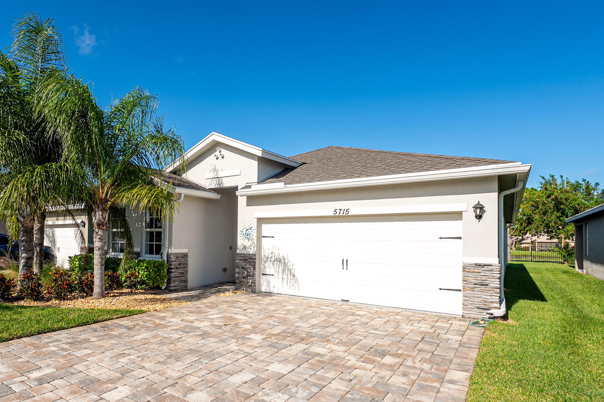 5715 SE Canyata Ct
