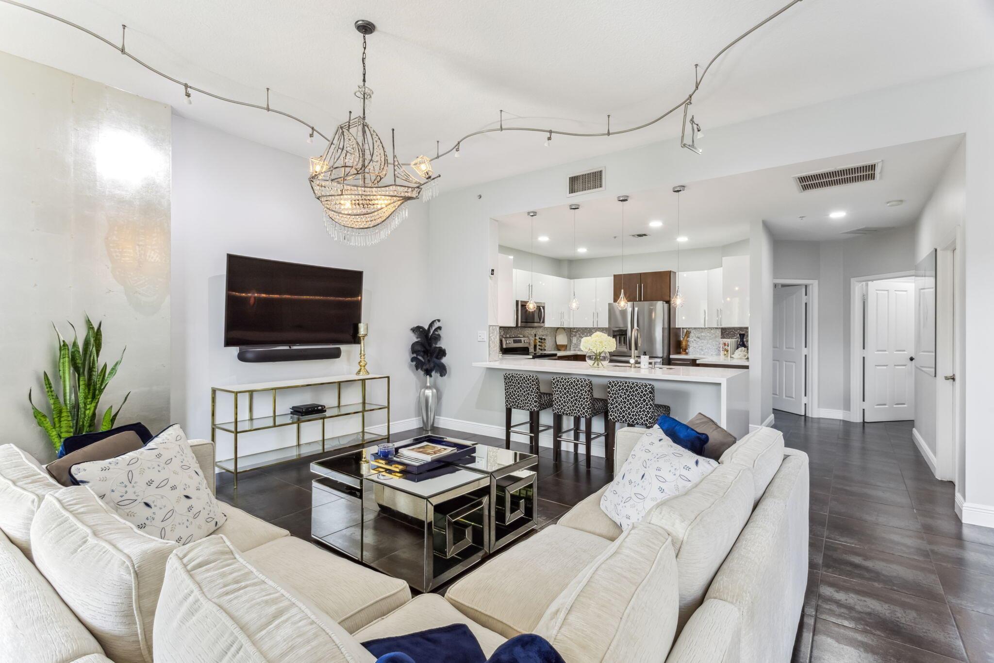 3960 N Flagler Dr #402