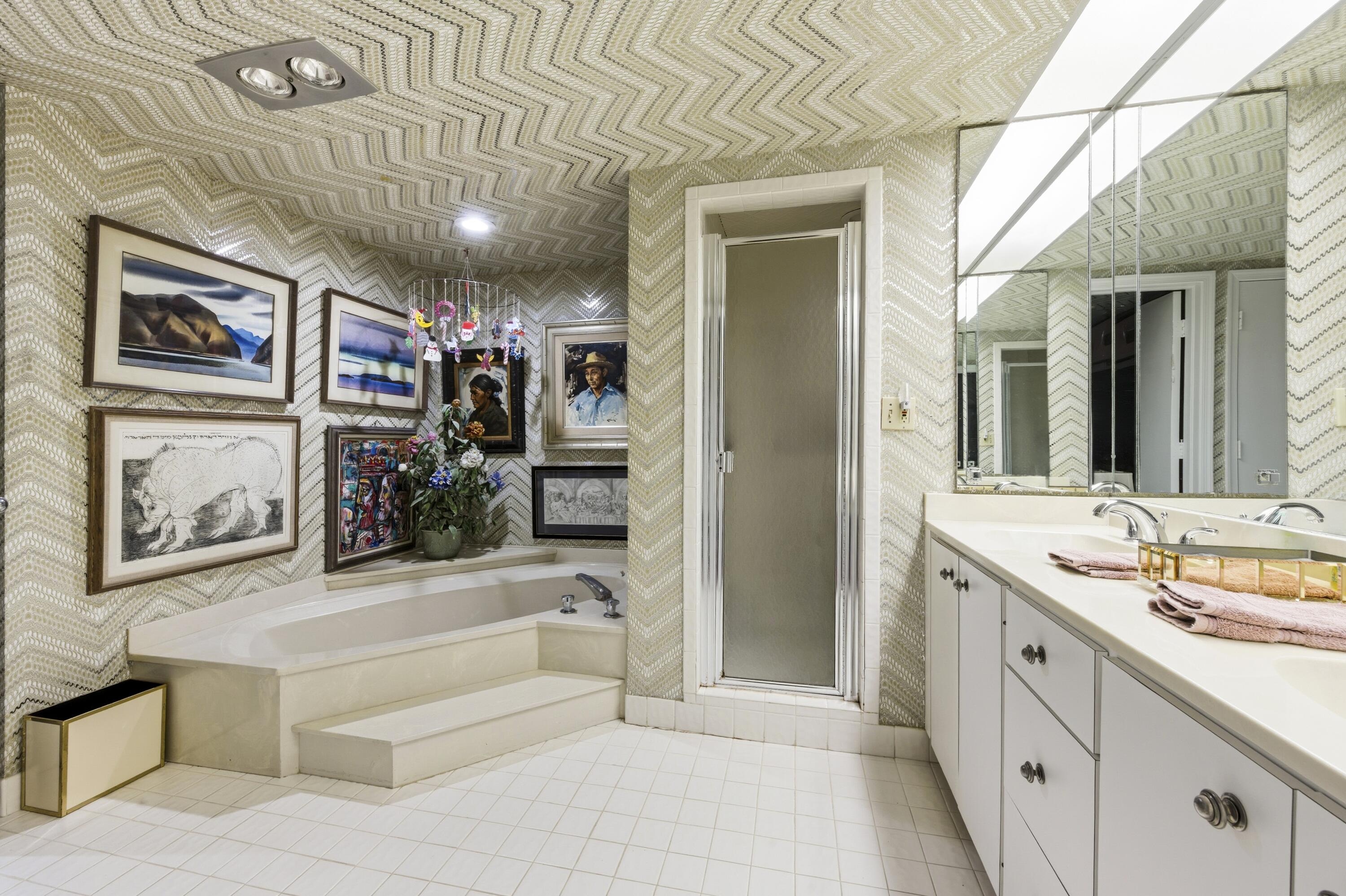 3300 S Ocean Blvd #103s Palm Beach, FL 33480