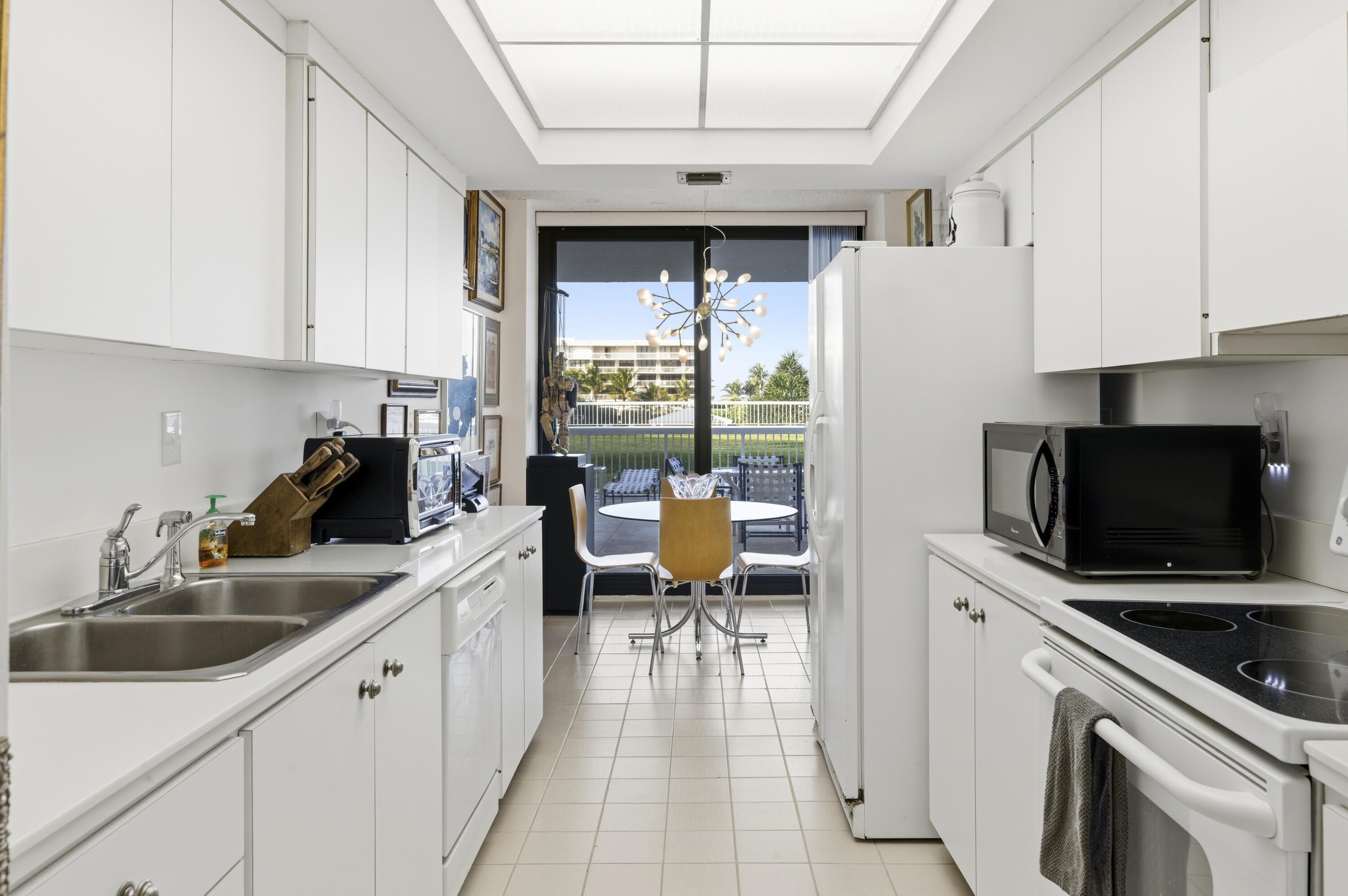 3300 S Ocean Blvd #103s Palm Beach, FL 33480