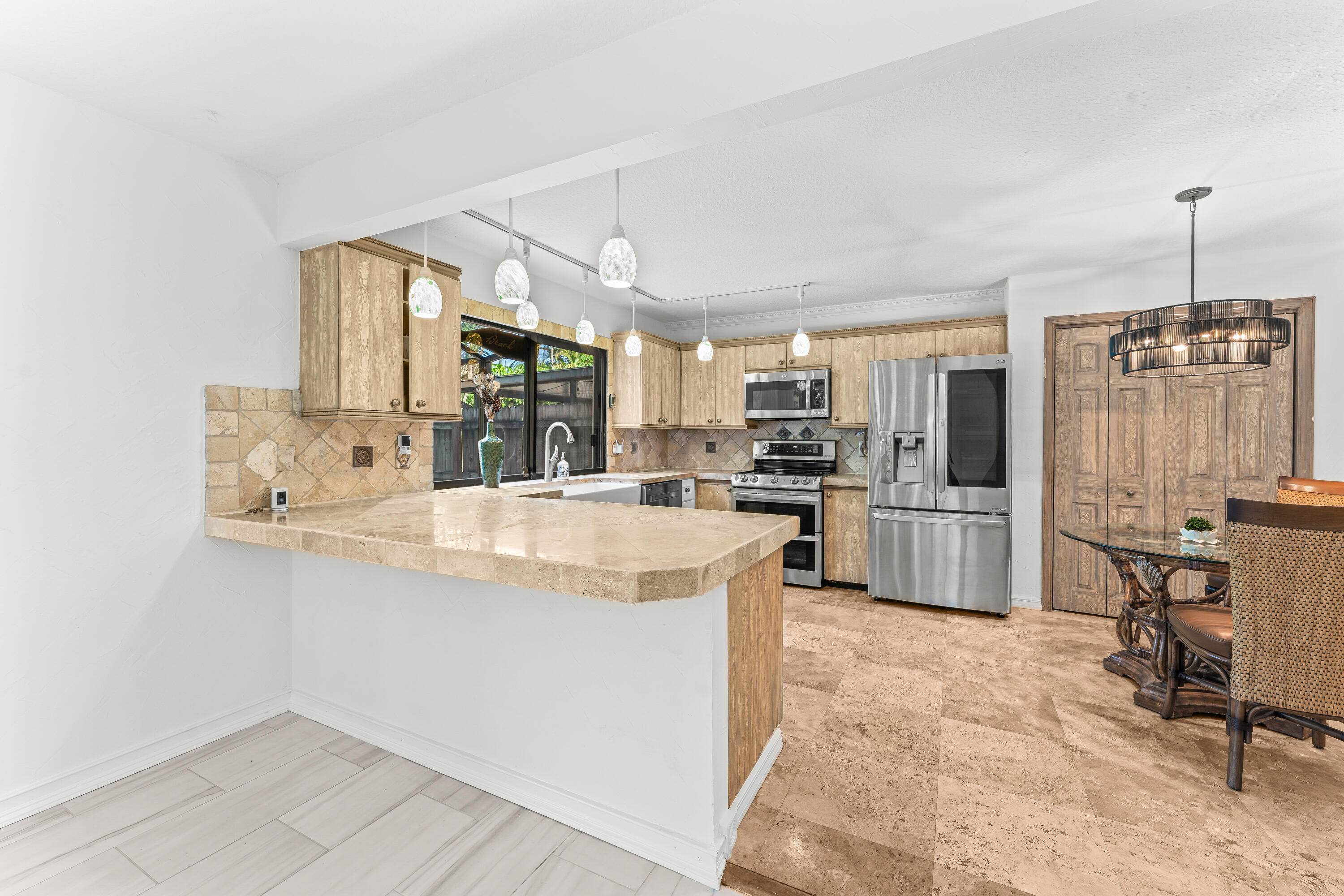 1075 Raintree Ln Palm Beach Gardens, FL 33410