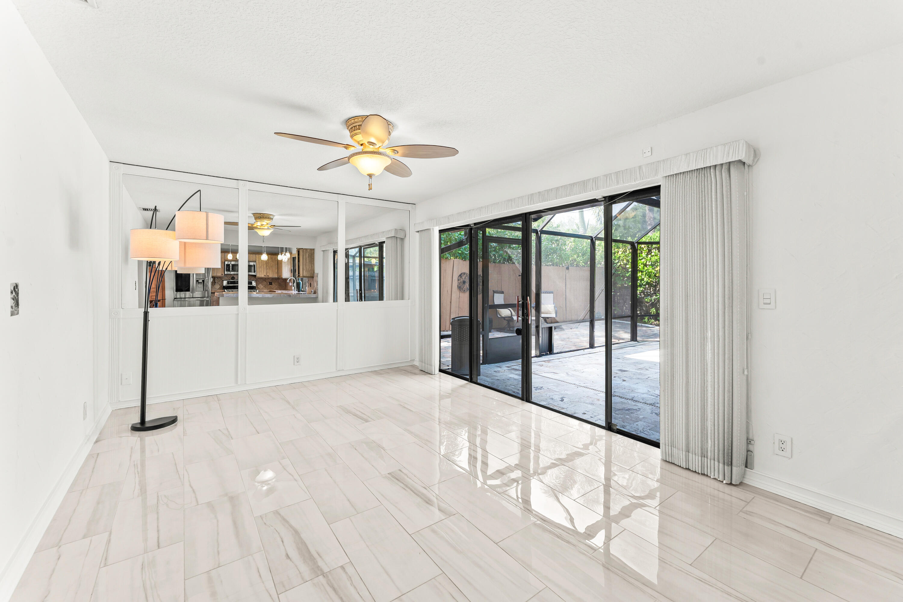 1075 Raintree Ln Palm Beach Gardens, FL 33410