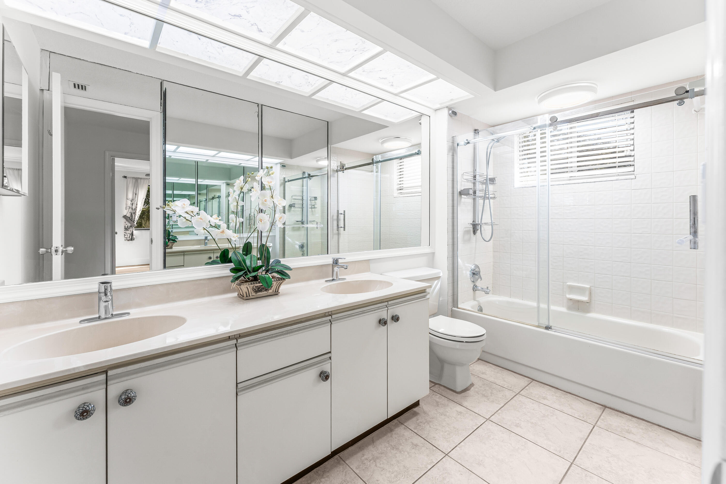 1075 Raintree Ln Palm Beach Gardens, FL 33410