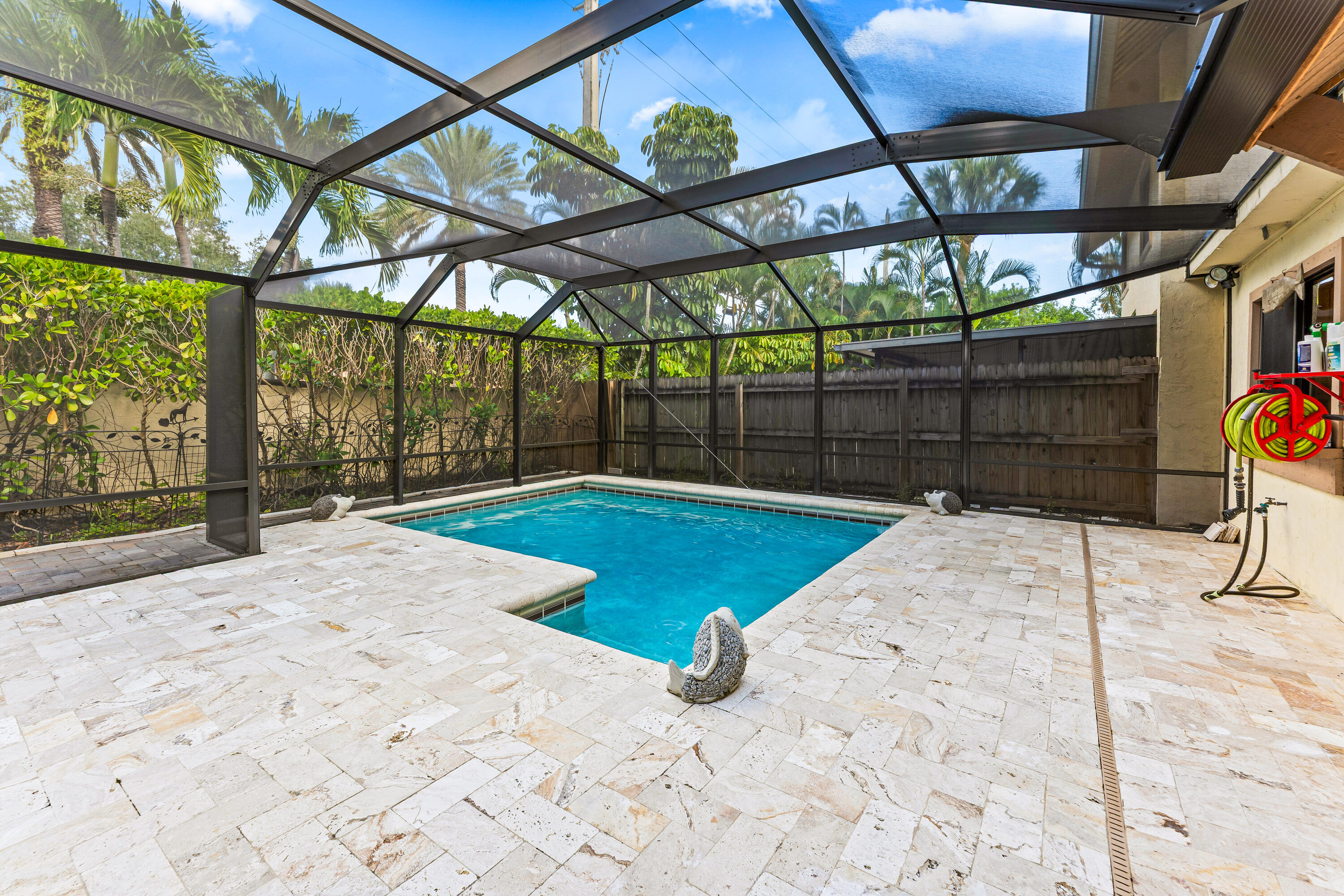 1075 Raintree Ln Palm Beach Gardens, FL 33410