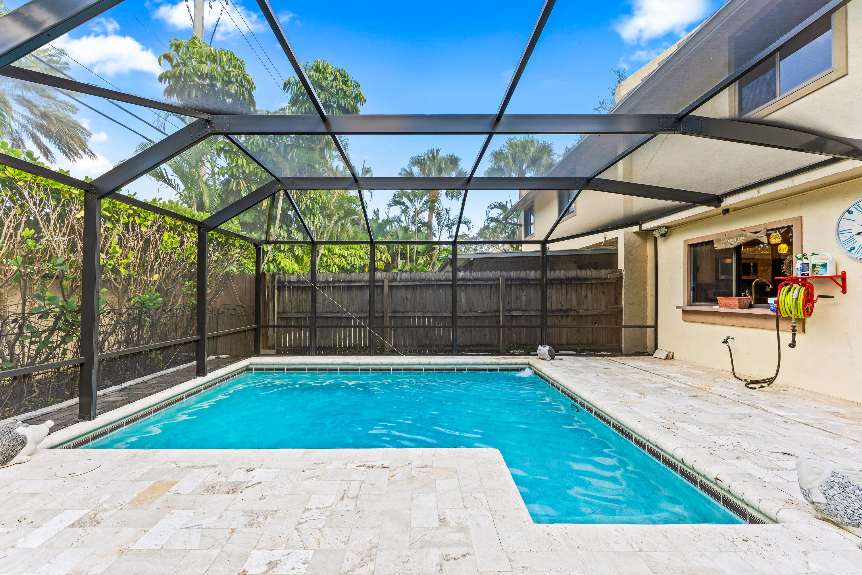 1075 Raintree Ln Palm Beach Gardens, FL 33410