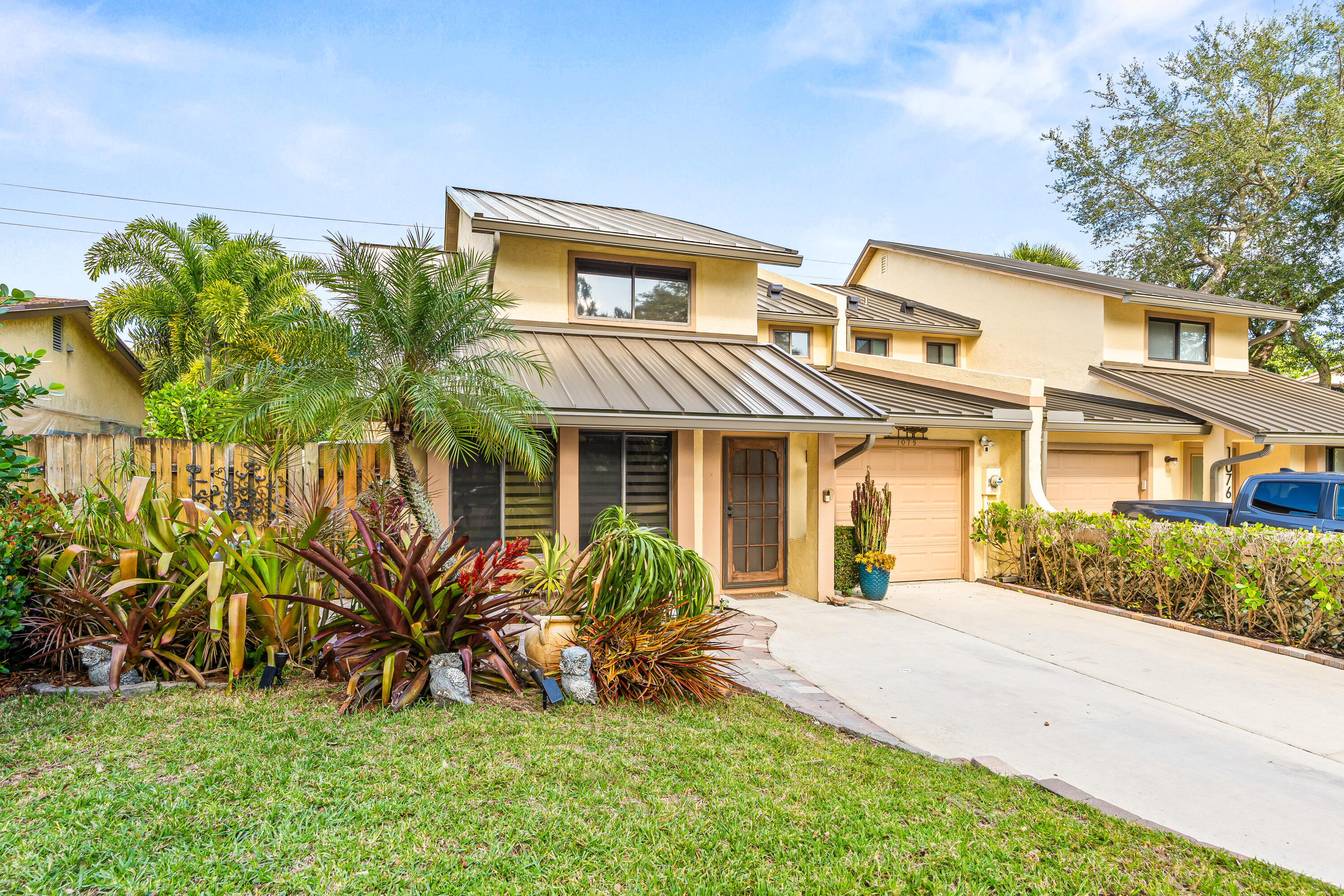 1075 Raintree Ln Palm Beach Gardens, FL 33410