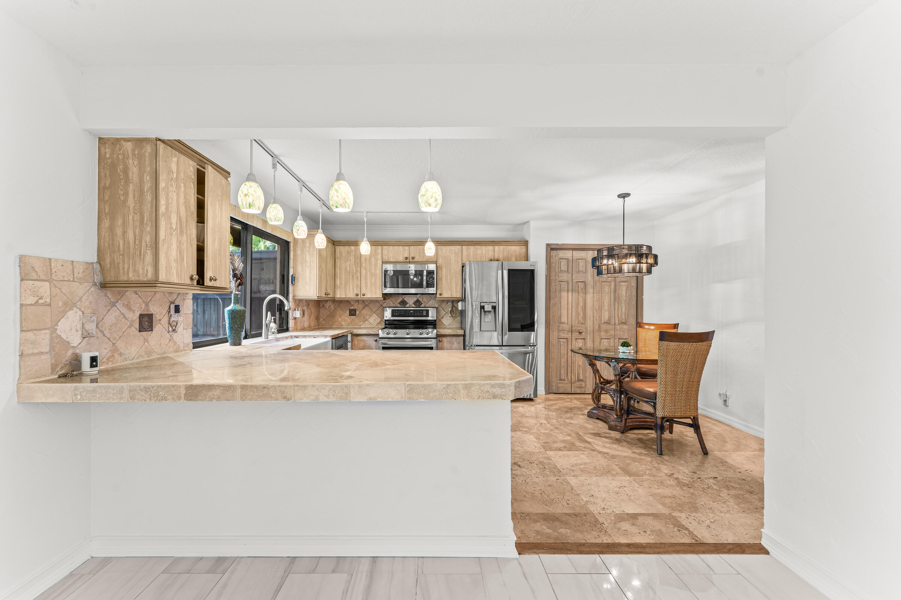 1075 Raintree Ln Palm Beach Gardens, FL 33410