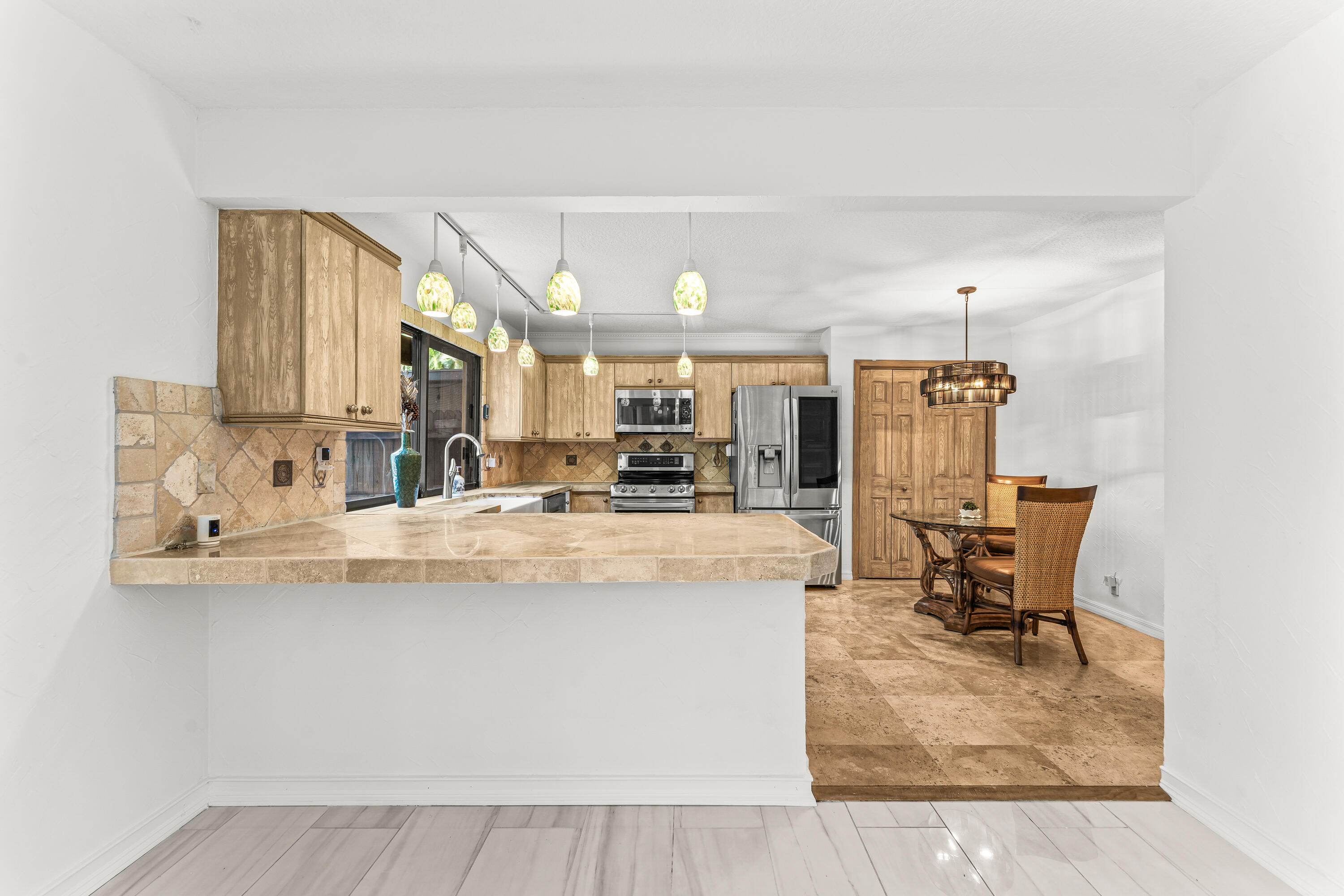 1075 Raintree Ln Palm Beach Gardens, FL 33410