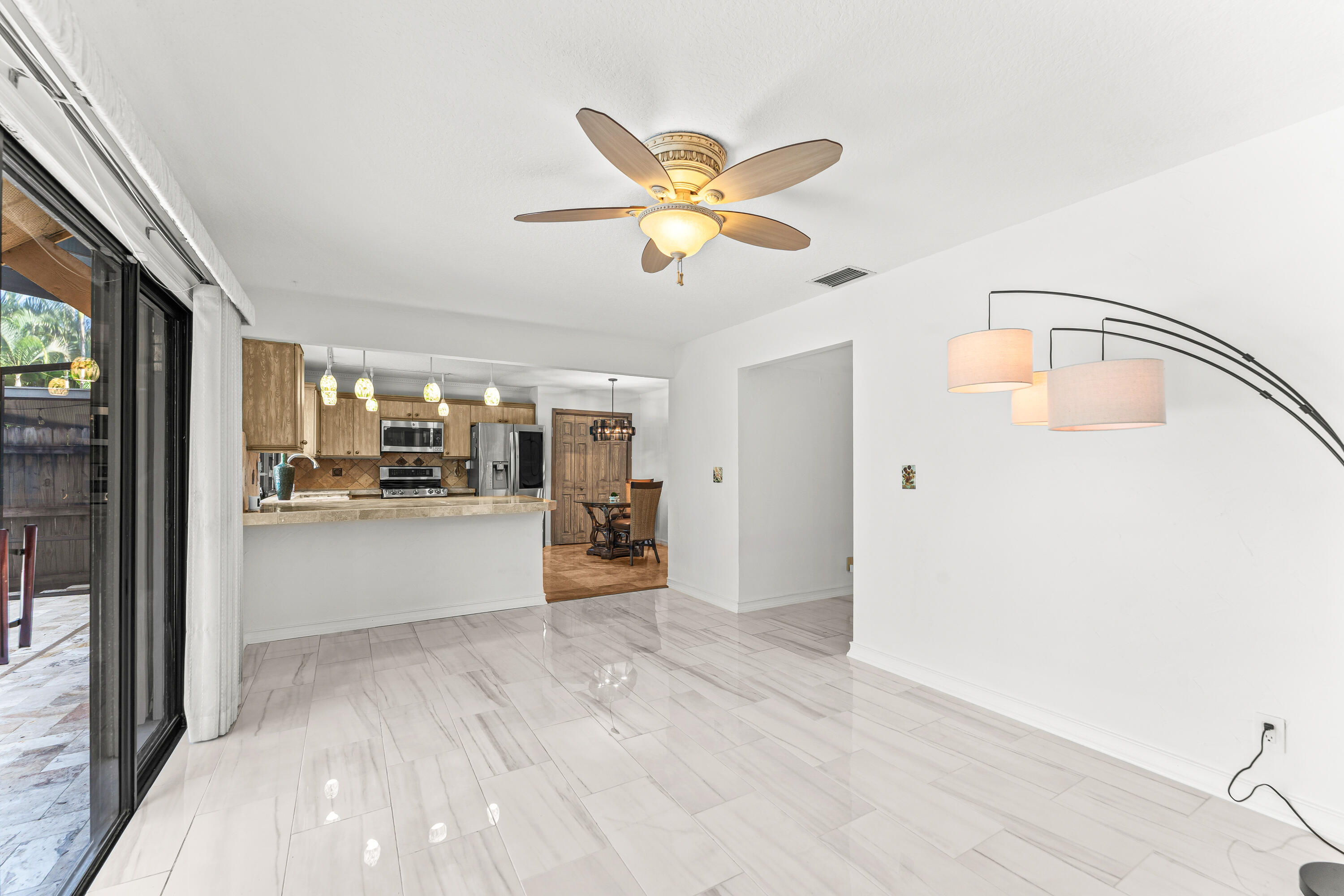 1075 Raintree Ln Palm Beach Gardens, FL 33410