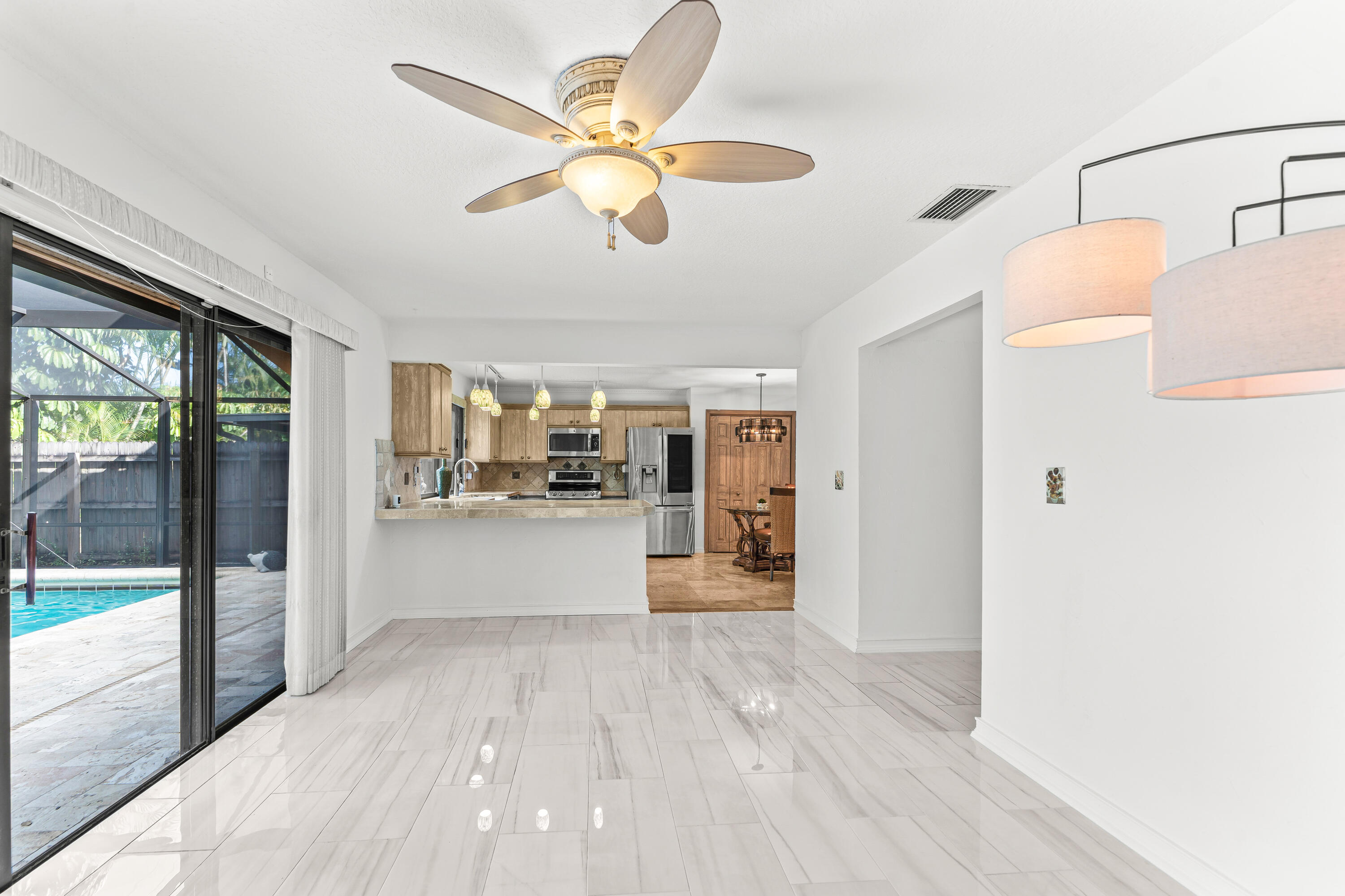 1075 Raintree Ln Palm Beach Gardens, FL 33410