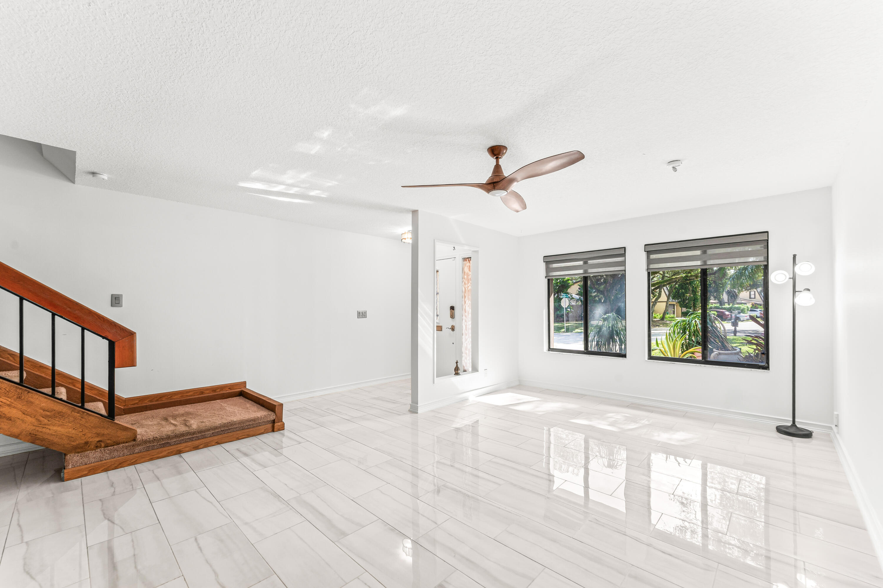 1075 Raintree Ln Palm Beach Gardens, FL 33410