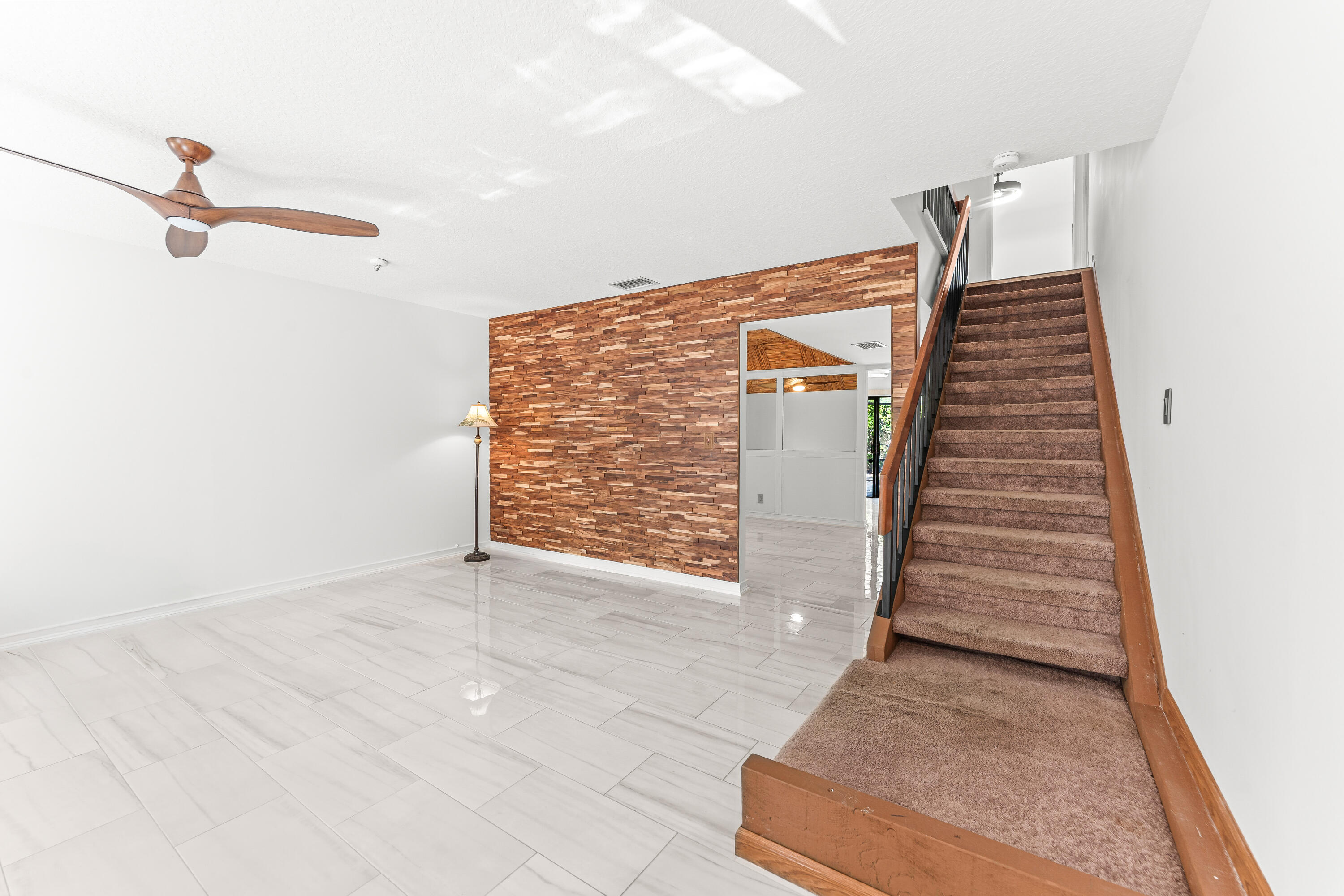 1075 Raintree Ln Palm Beach Gardens, FL 33410