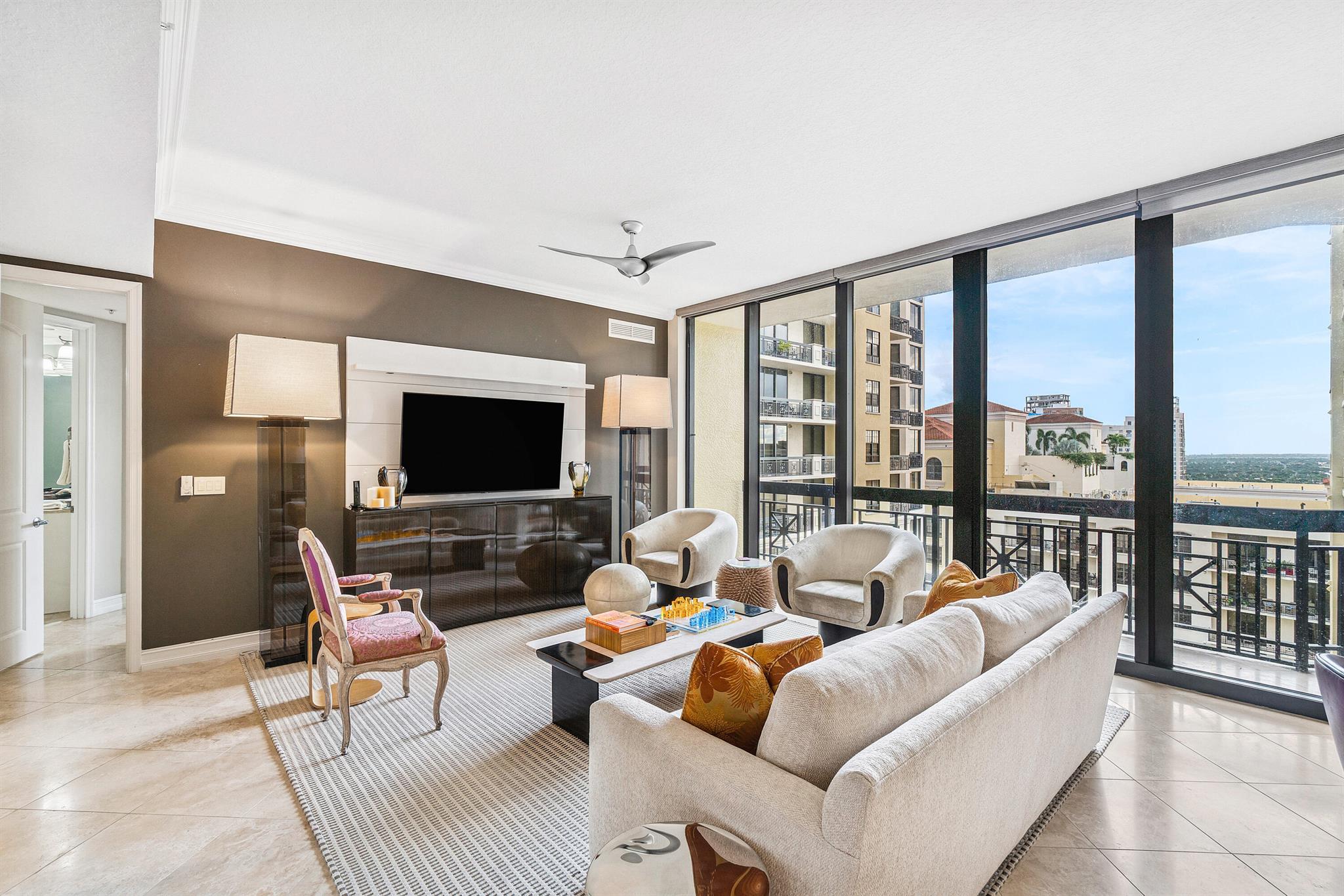 701 S Olive Ave #1706