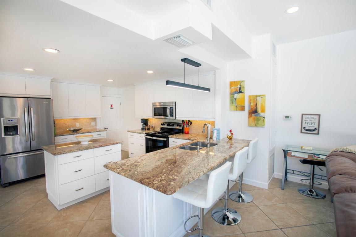 2631 NE 48th Th Lighthouse Point, FL 33064