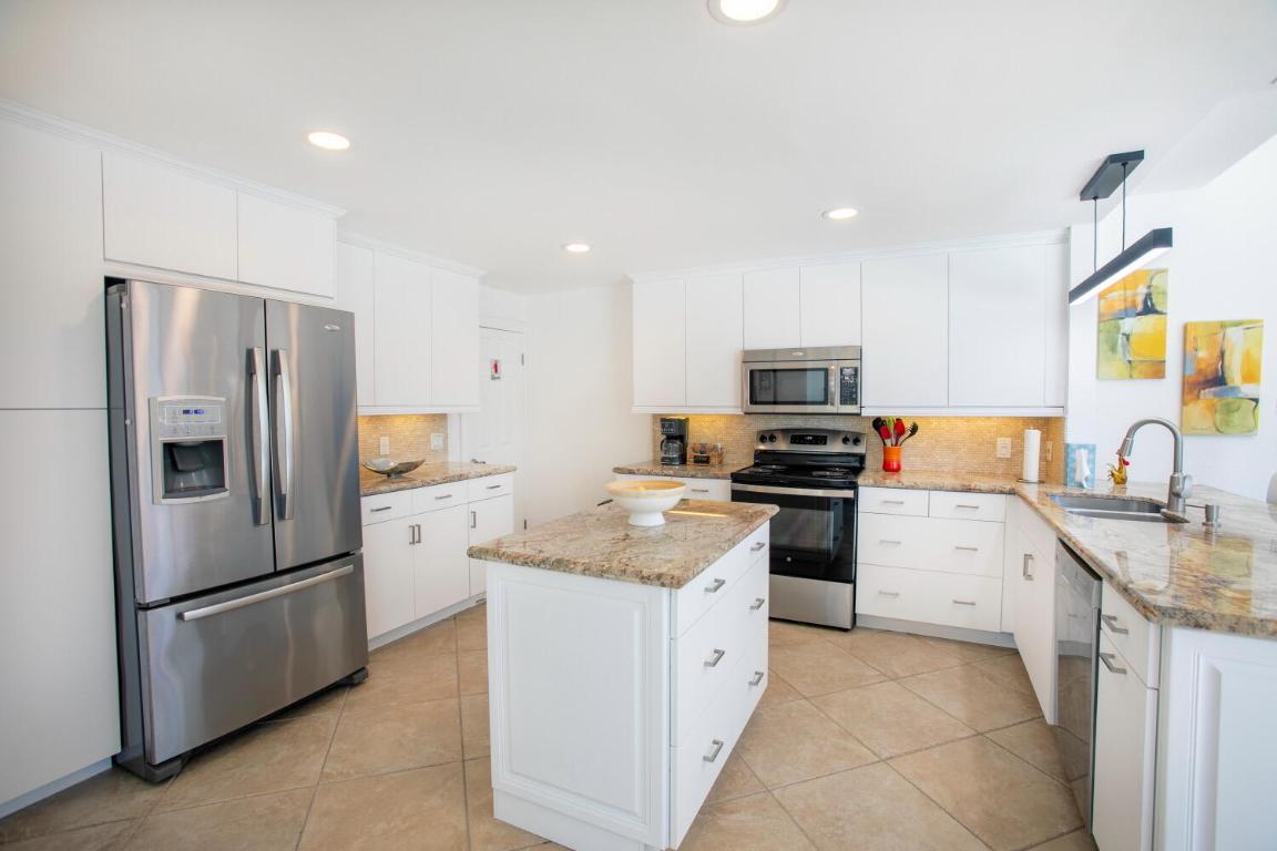 2631 NE 48th Th Lighthouse Point, FL 33064